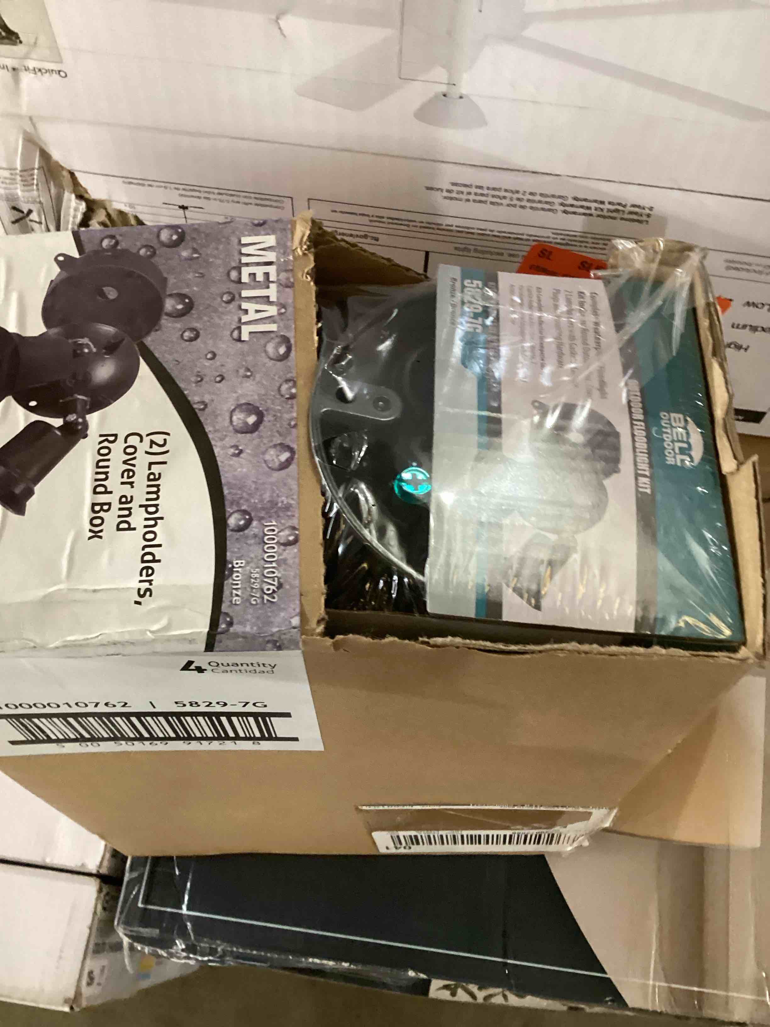 https://s3.amazonaws.com/lotting-images-prod/bidfta/BLU5455571_1709566025051.jpeg
