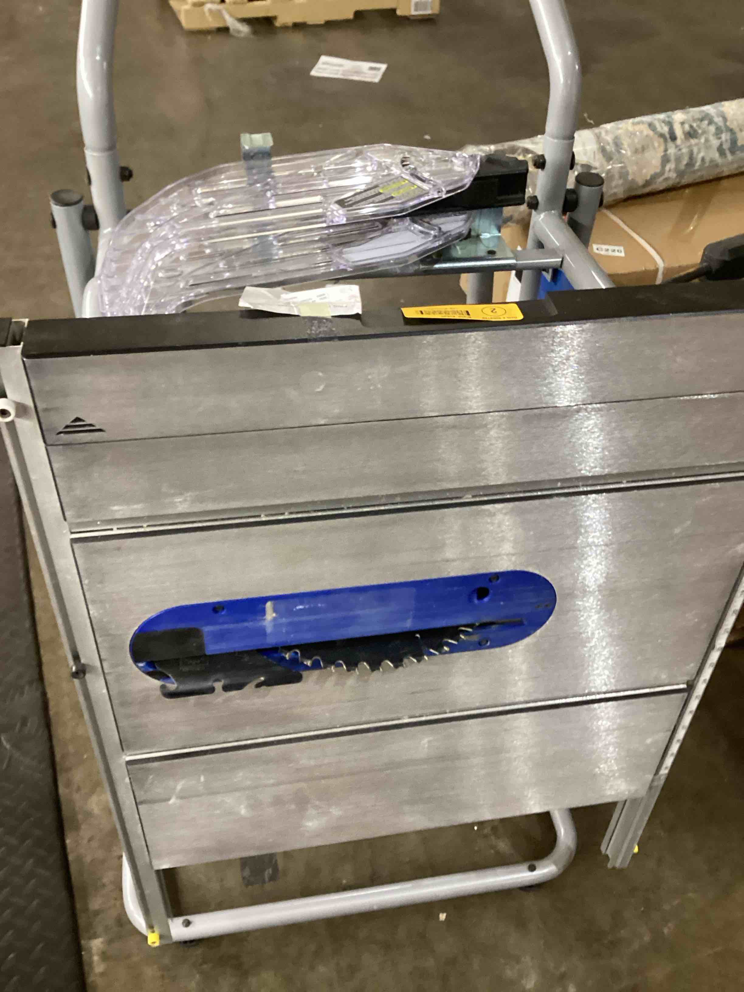 https://s3.amazonaws.com/lotting-images-prod/bidfta/BLU5455741_1709834941098.jpeg