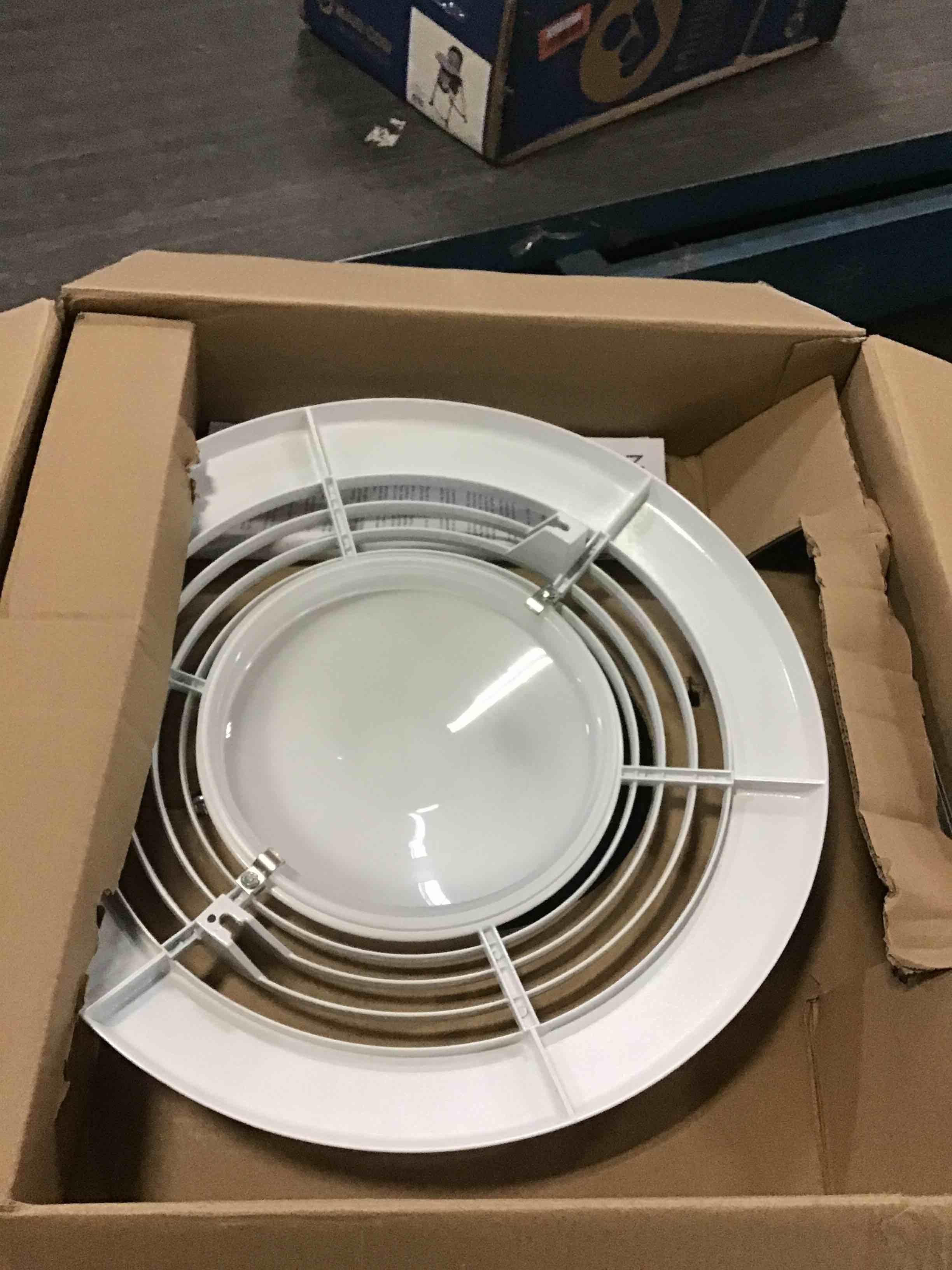 https://s3.amazonaws.com/lotting-images-prod/bidfta/BLU5456121_1698328430423.jpeg