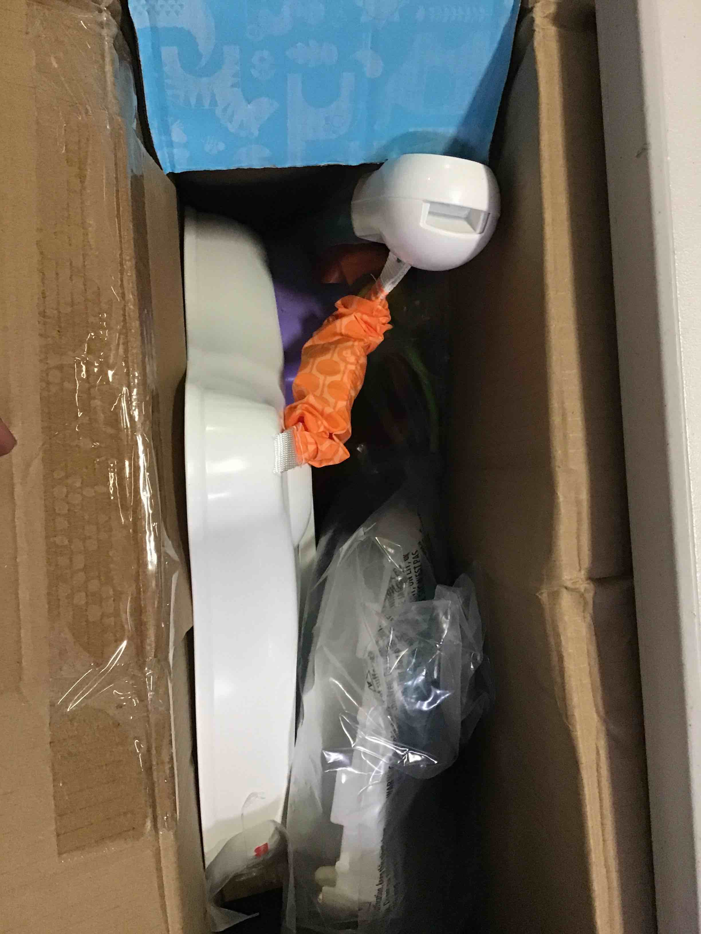 https://s3.amazonaws.com/lotting-images-prod/bidfta/BLU5457833_1698348942743.jpeg