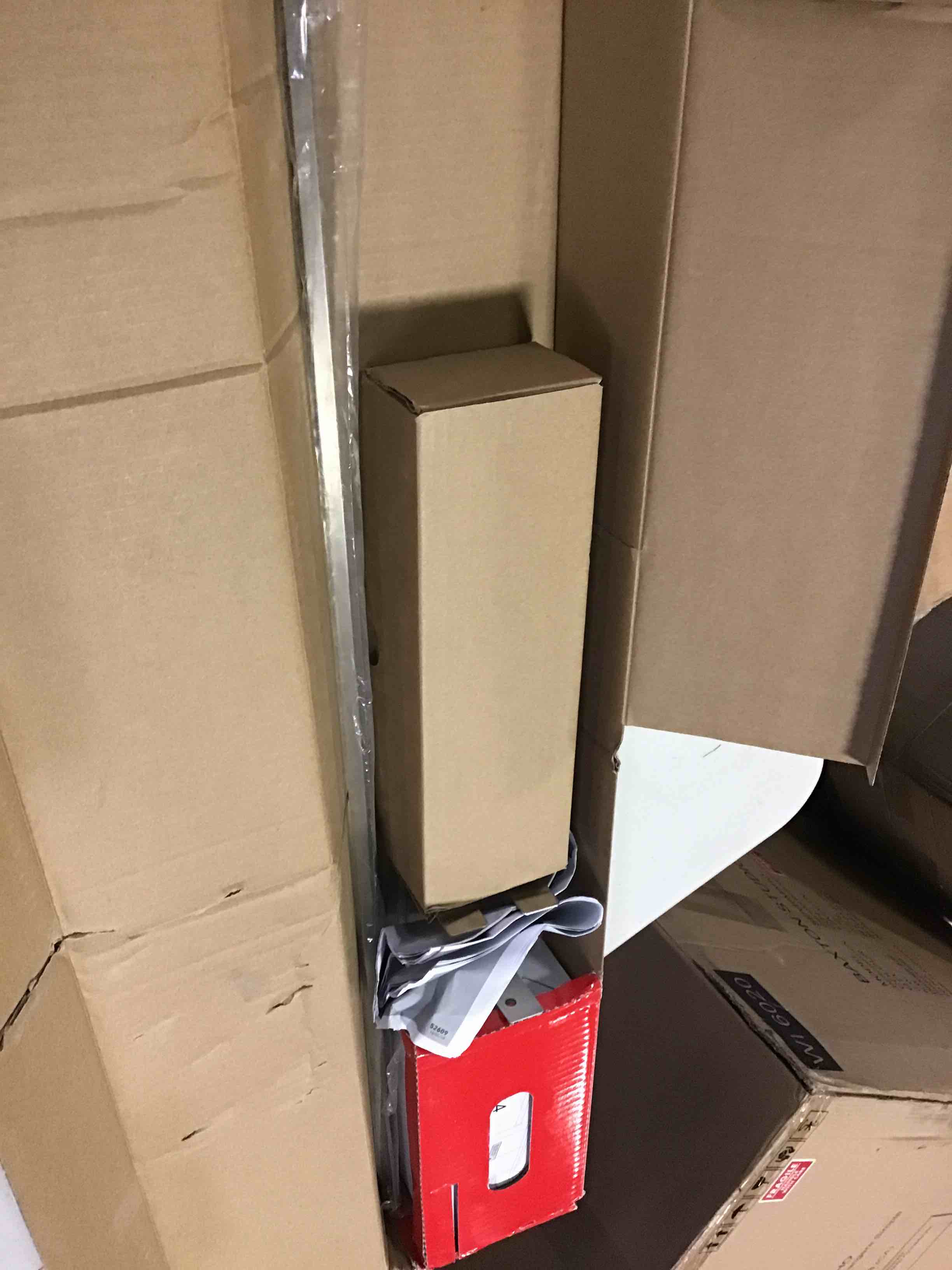 https://s3.amazonaws.com/lotting-images-prod/bidfta/BLU5457840_1698350123231.jpeg
