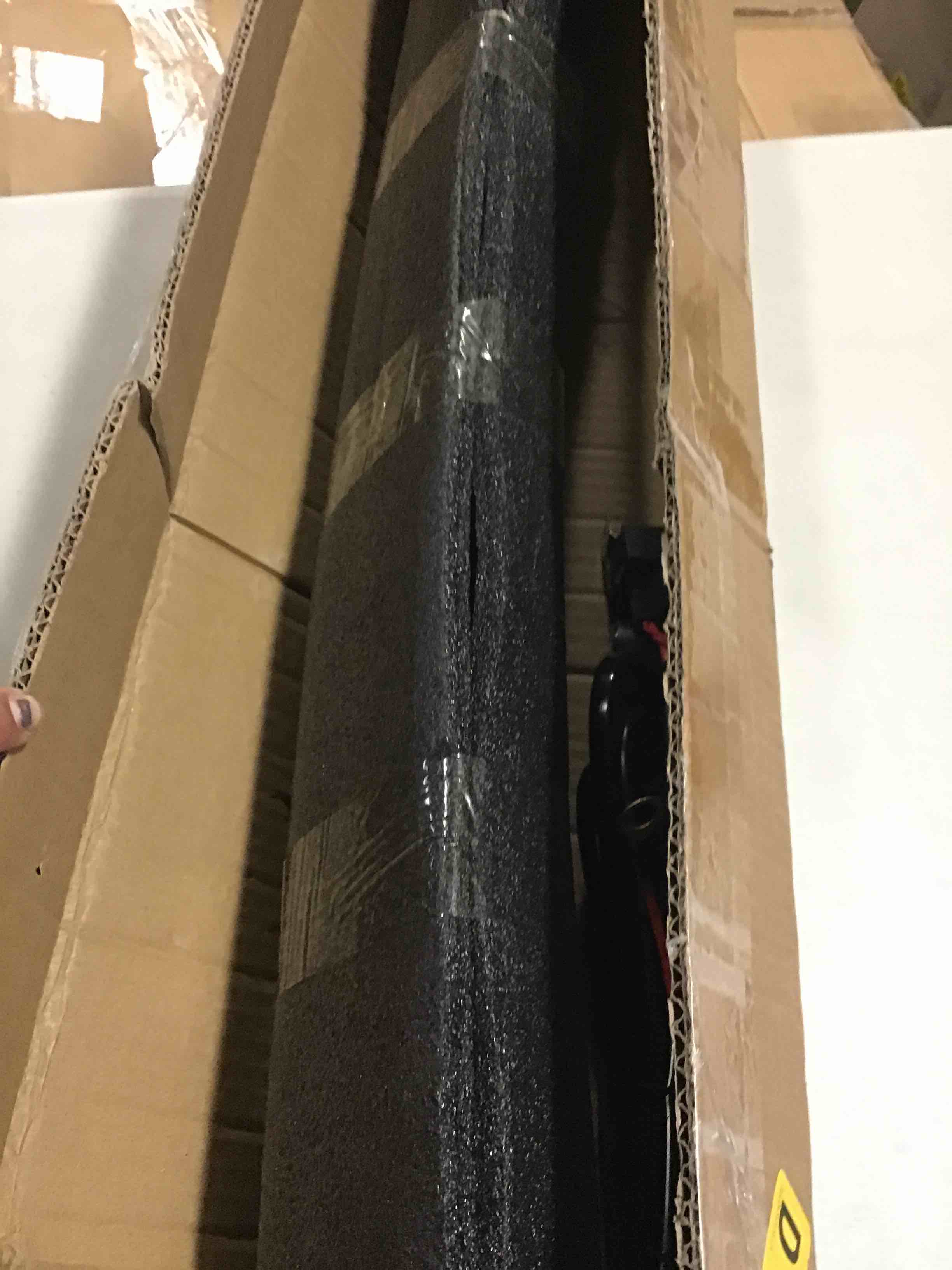 https://s3.amazonaws.com/lotting-images-prod/bidfta/BLU5457841_1698350615956.jpeg