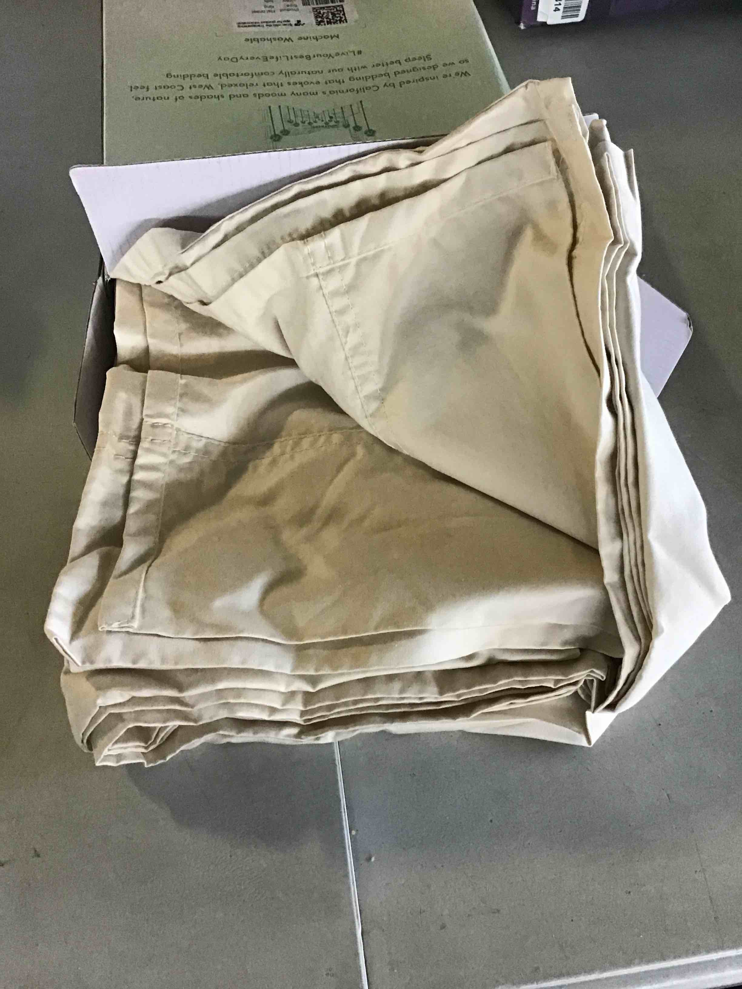 https://s3.amazonaws.com/lotting-images-prod/bidfta/BLU5458093_1698762051343.jpeg