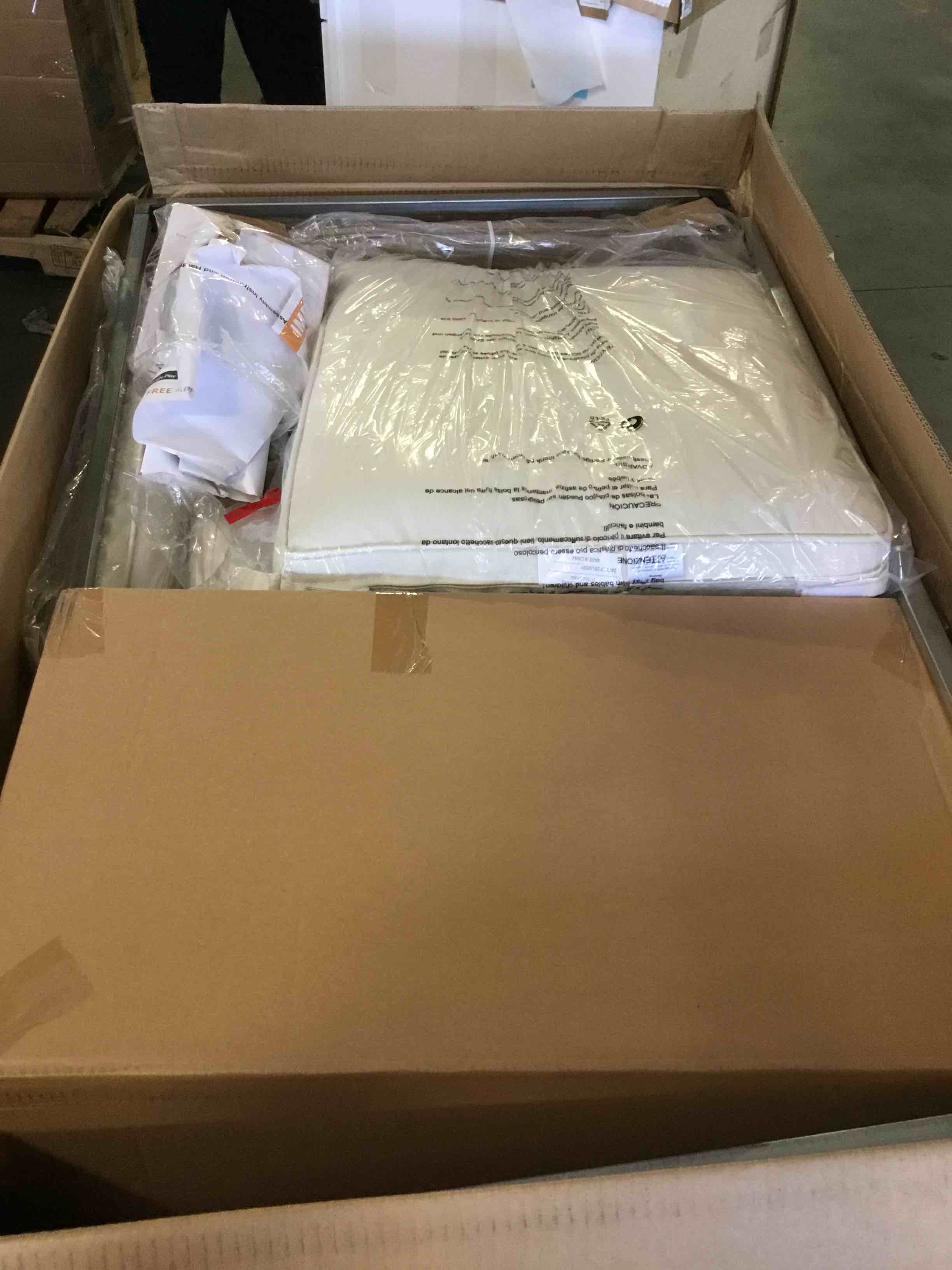 https://s3.amazonaws.com/lotting-images-prod/bidfta/BLU5458437_1698857984100.jpeg