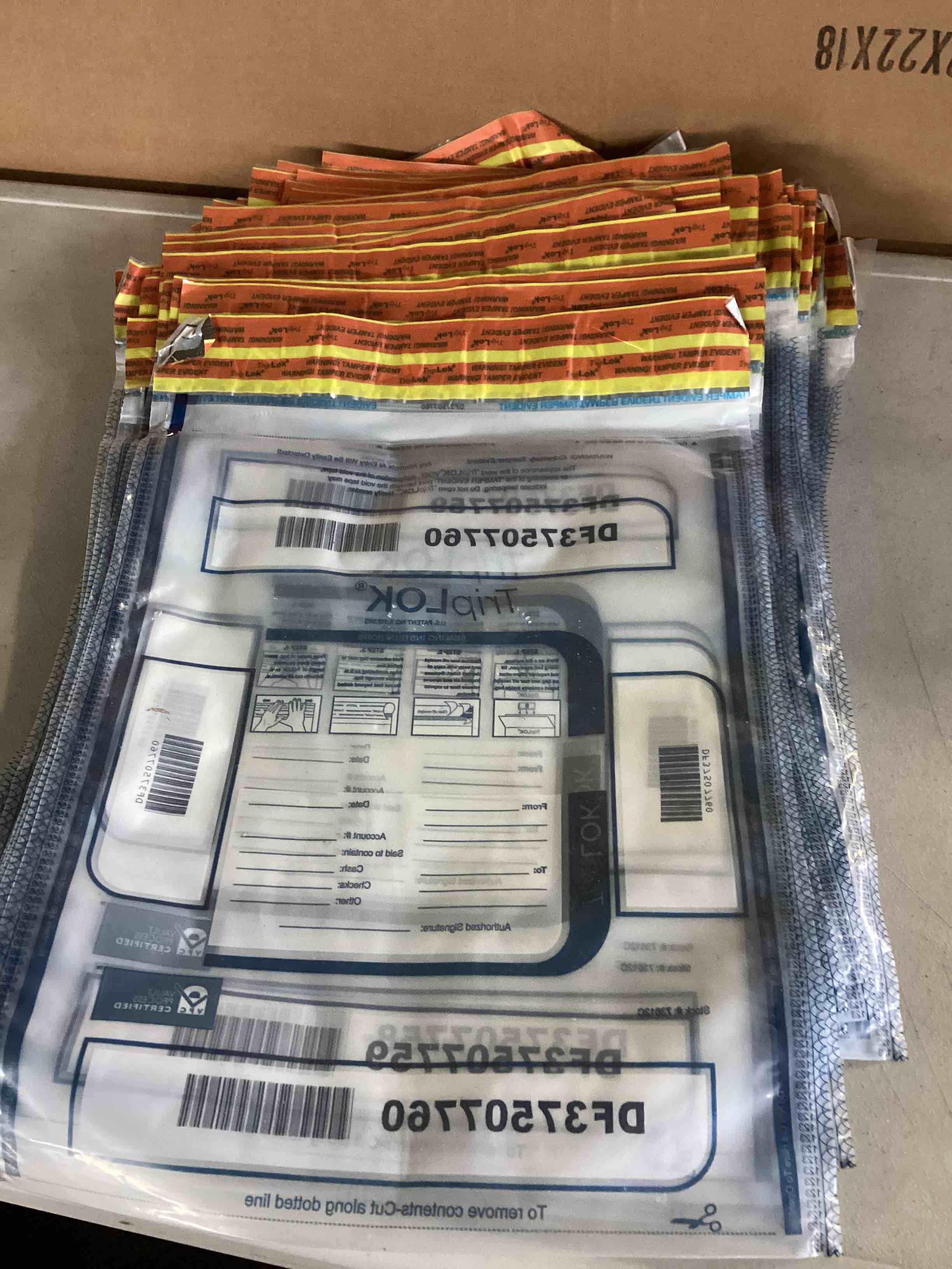 https://s3.amazonaws.com/lotting-images-prod/bidfta/BLU5458825_1699450945256.jpeg