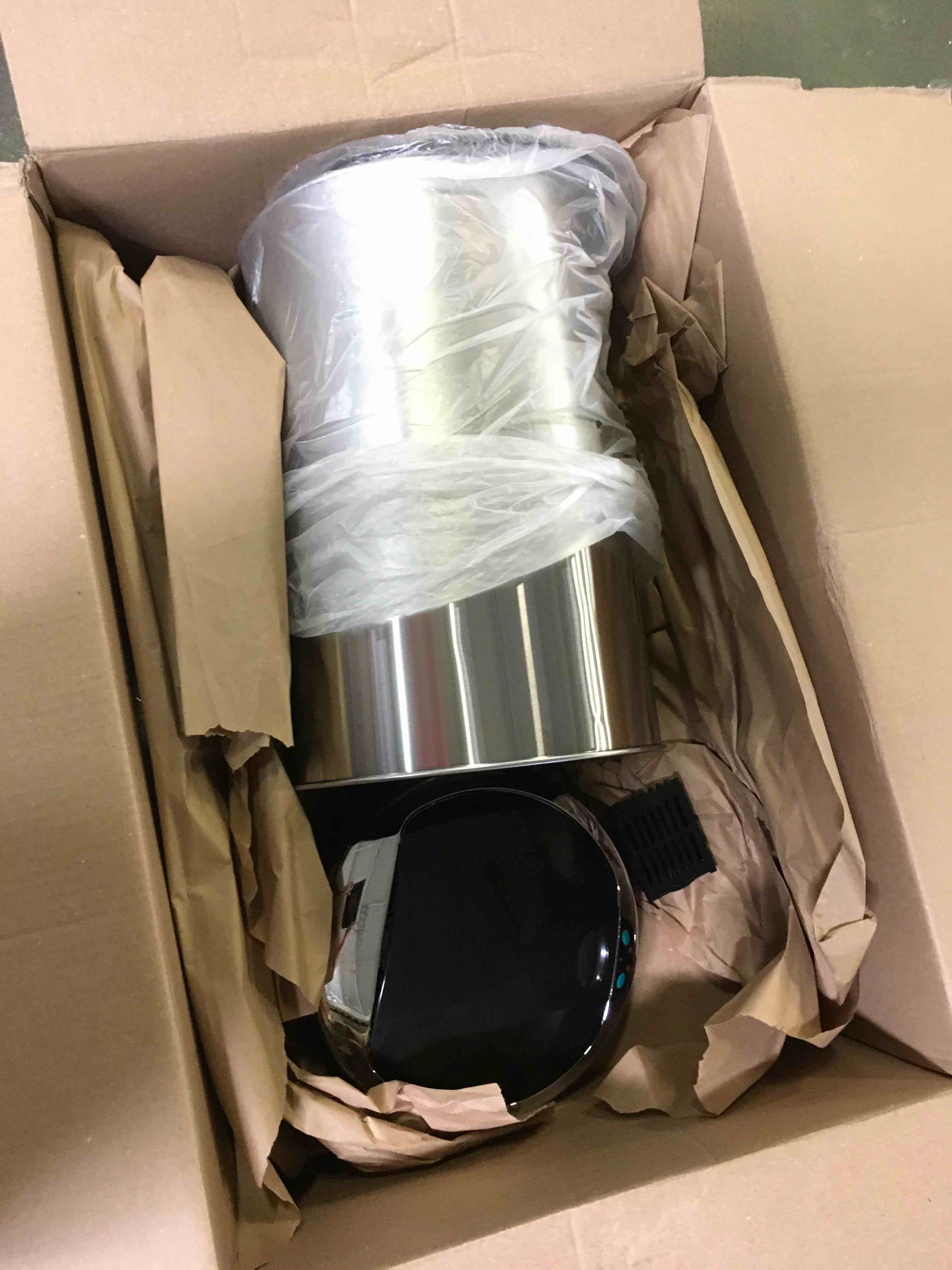 https://s3.amazonaws.com/lotting-images-prod/bidfta/BLU5459150_1698169896266.jpeg