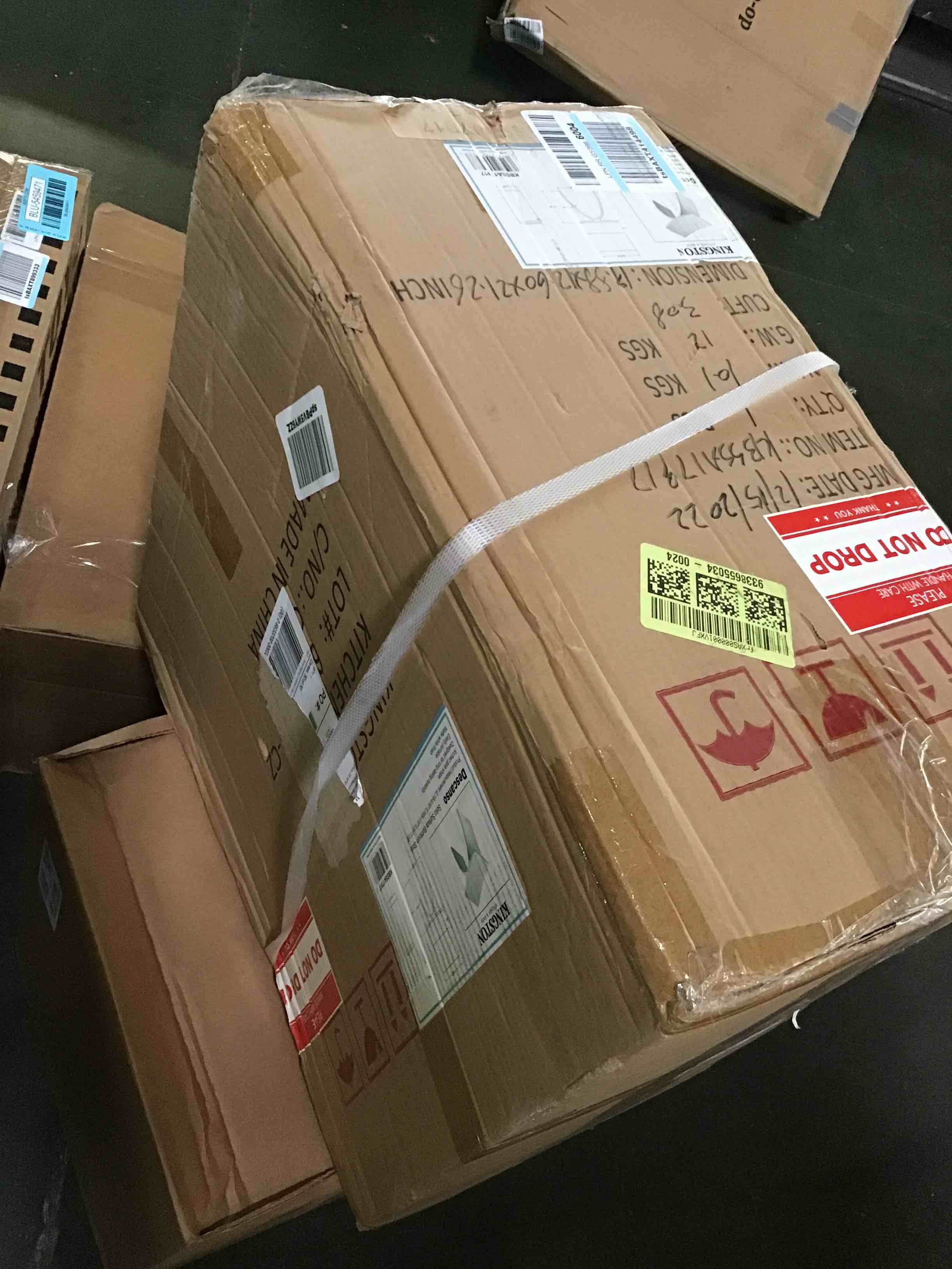https://s3.amazonaws.com/lotting-images-prod/bidfta/BLU5459473_1698337647916.jpeg