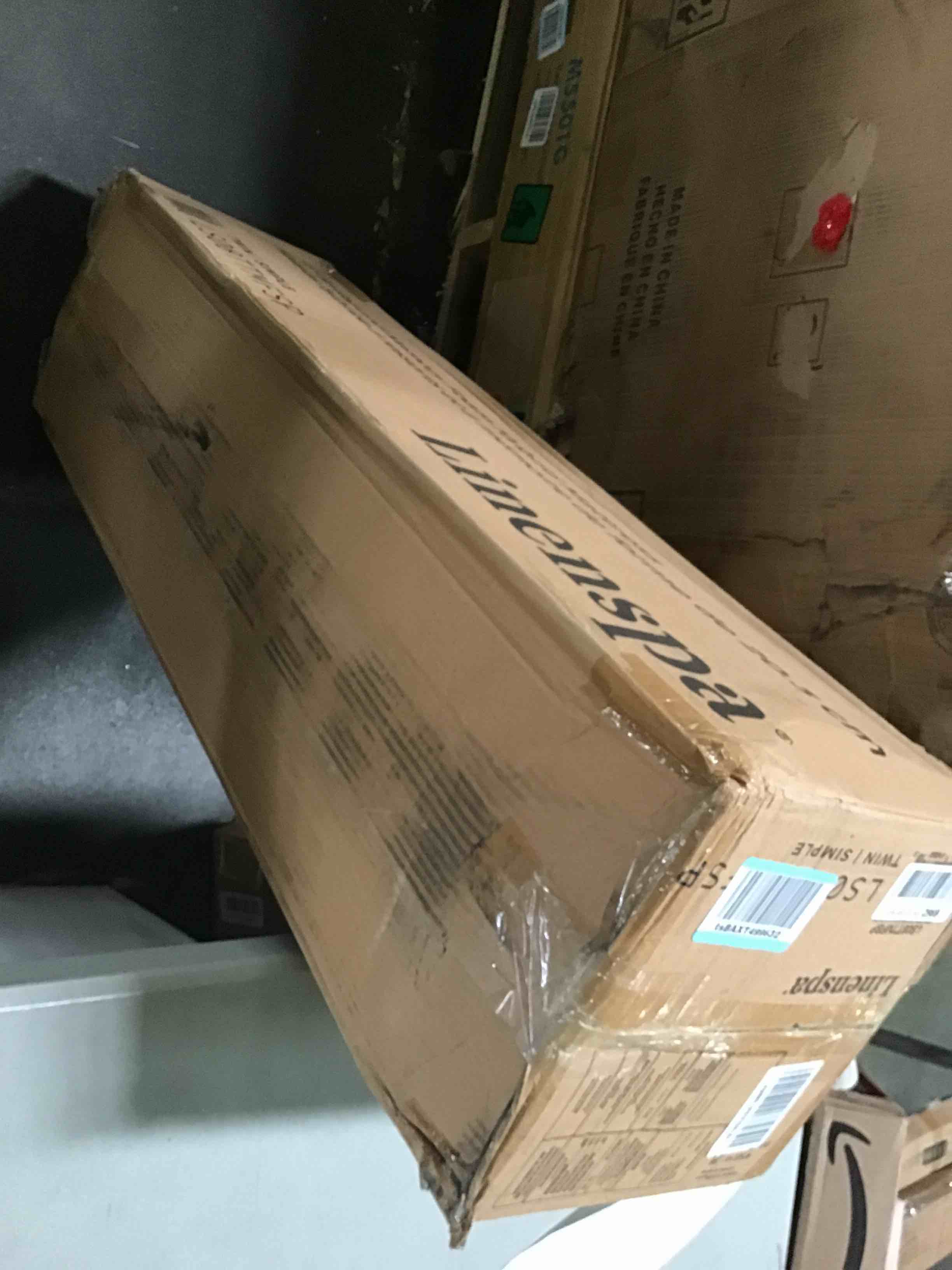 https://s3.amazonaws.com/lotting-images-prod/bidfta/BLU5459504_1698341691898.jpeg