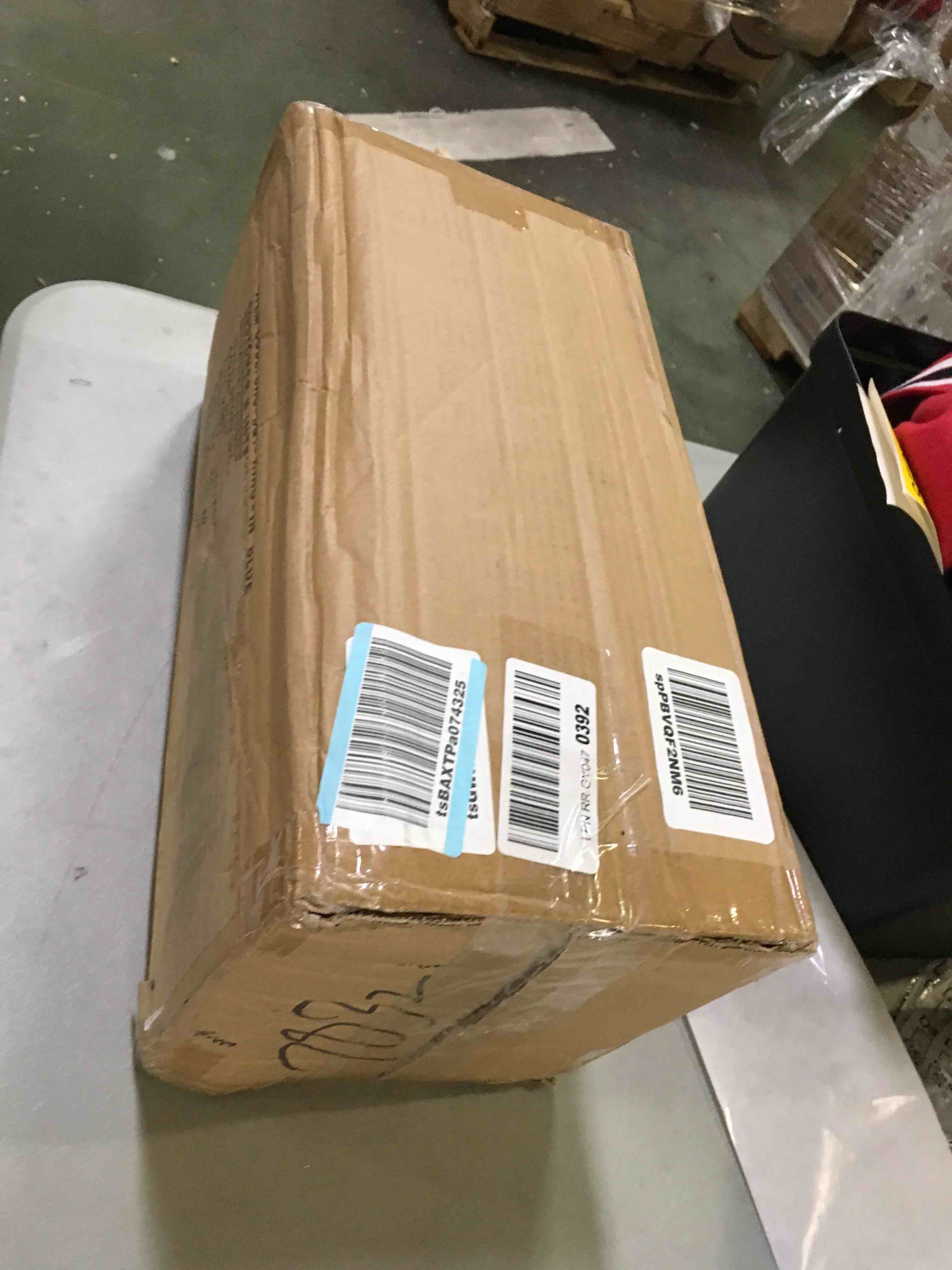 https://s3.amazonaws.com/lotting-images-prod/bidfta/BLU5459714_1698436396858.jpeg