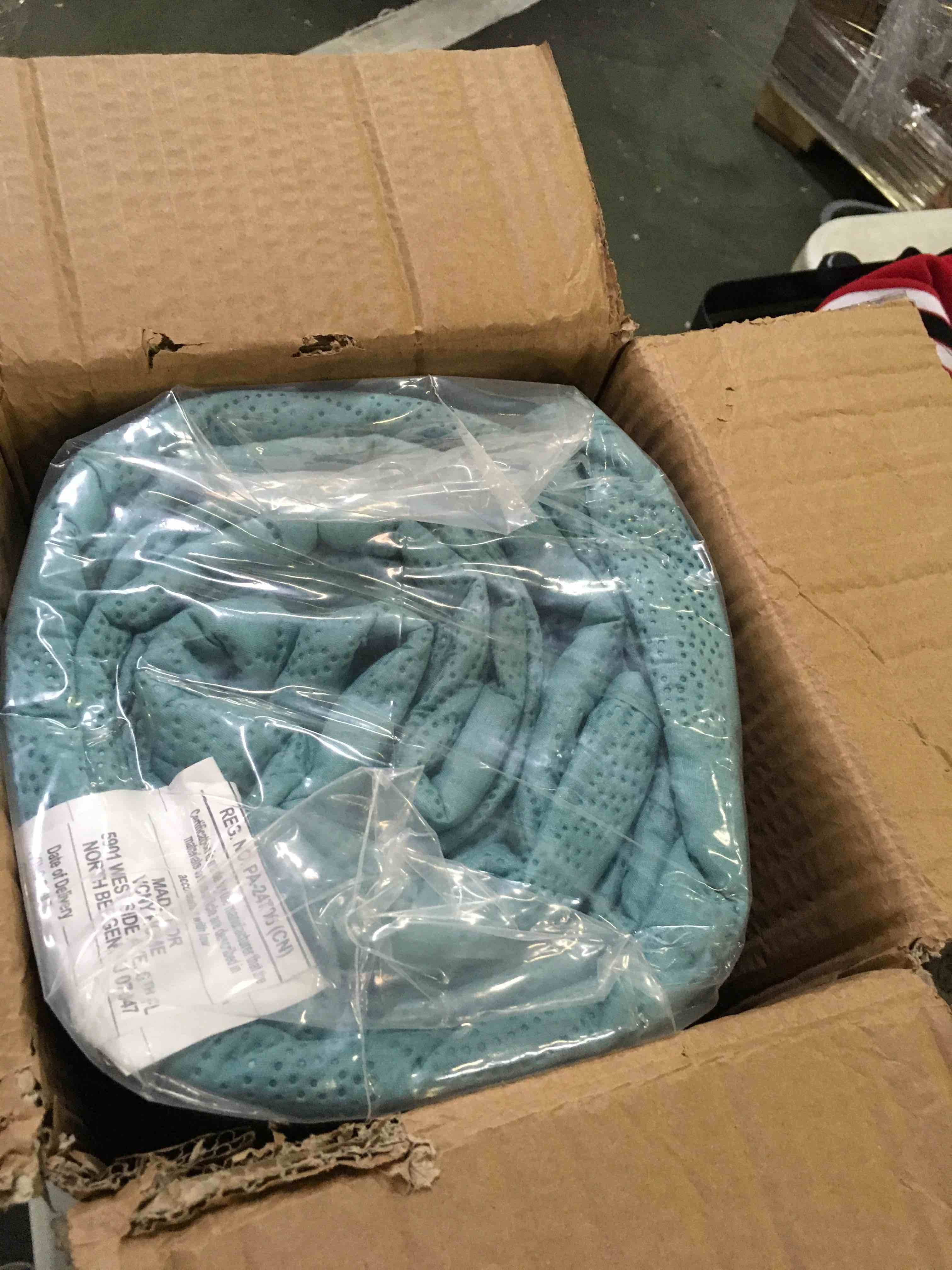 https://s3.amazonaws.com/lotting-images-prod/bidfta/BLU5459714_1698436413846.jpeg