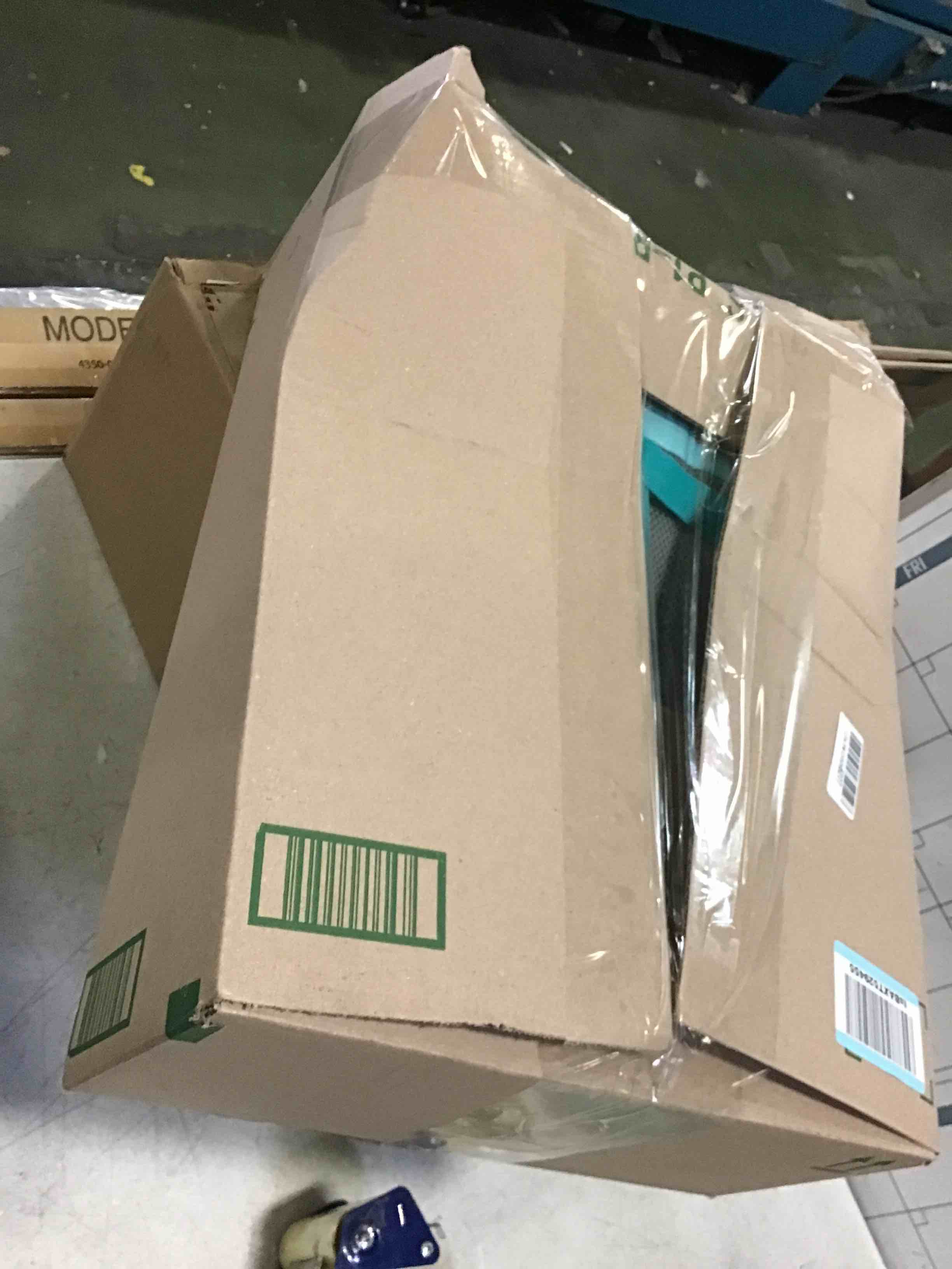 https://s3.amazonaws.com/lotting-images-prod/bidfta/BLU5460358_1698868042735.jpeg