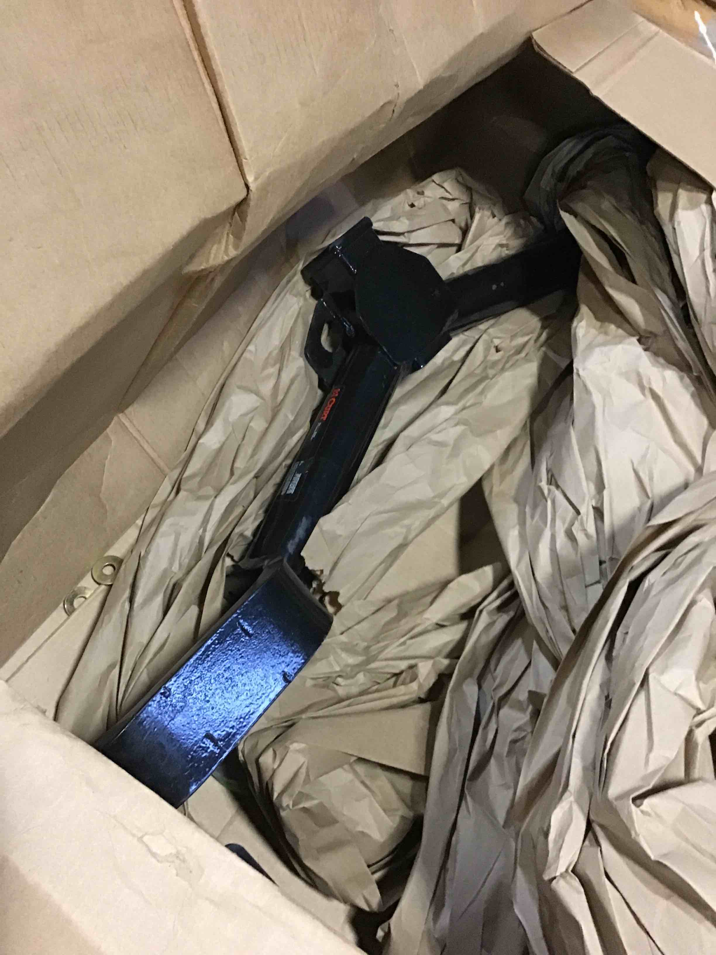 https://s3.amazonaws.com/lotting-images-prod/bidfta/BLU5460387_1698928528240.jpeg