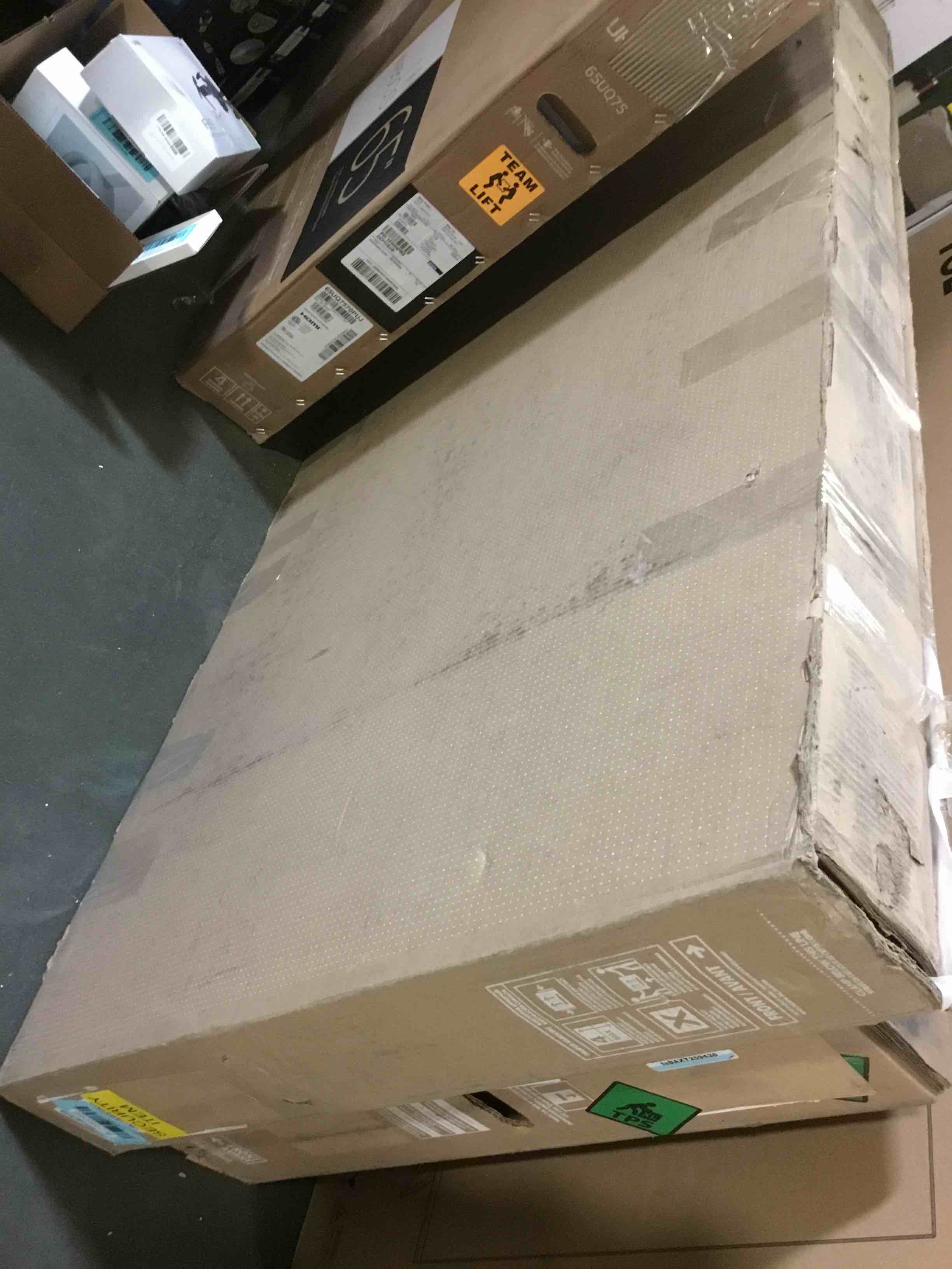 https://s3.amazonaws.com/lotting-images-prod/bidfta/BLU5460468_1698671579046.jpeg