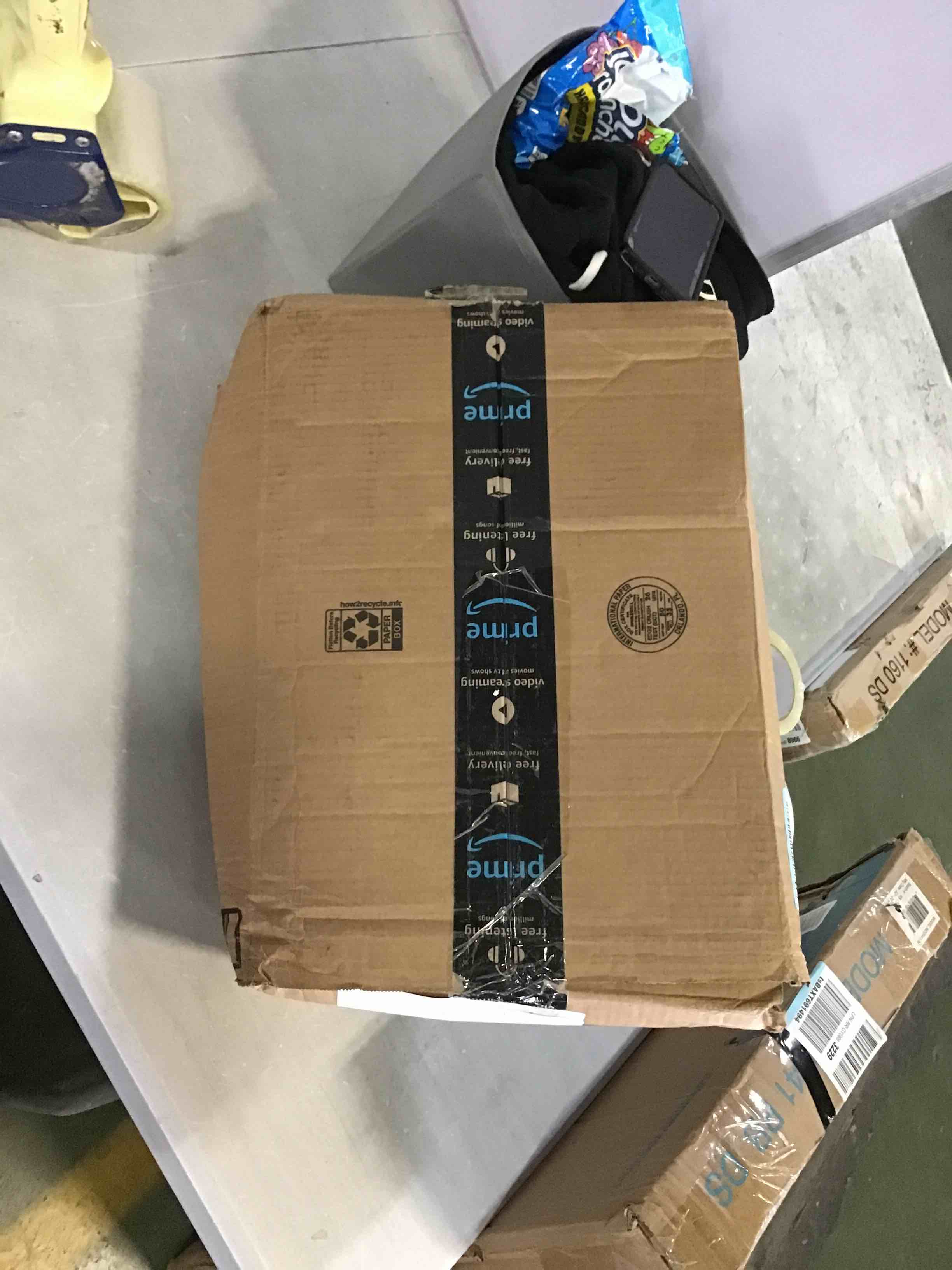 https://s3.amazonaws.com/lotting-images-prod/bidfta/BLU5460586_1698334606397.jpeg