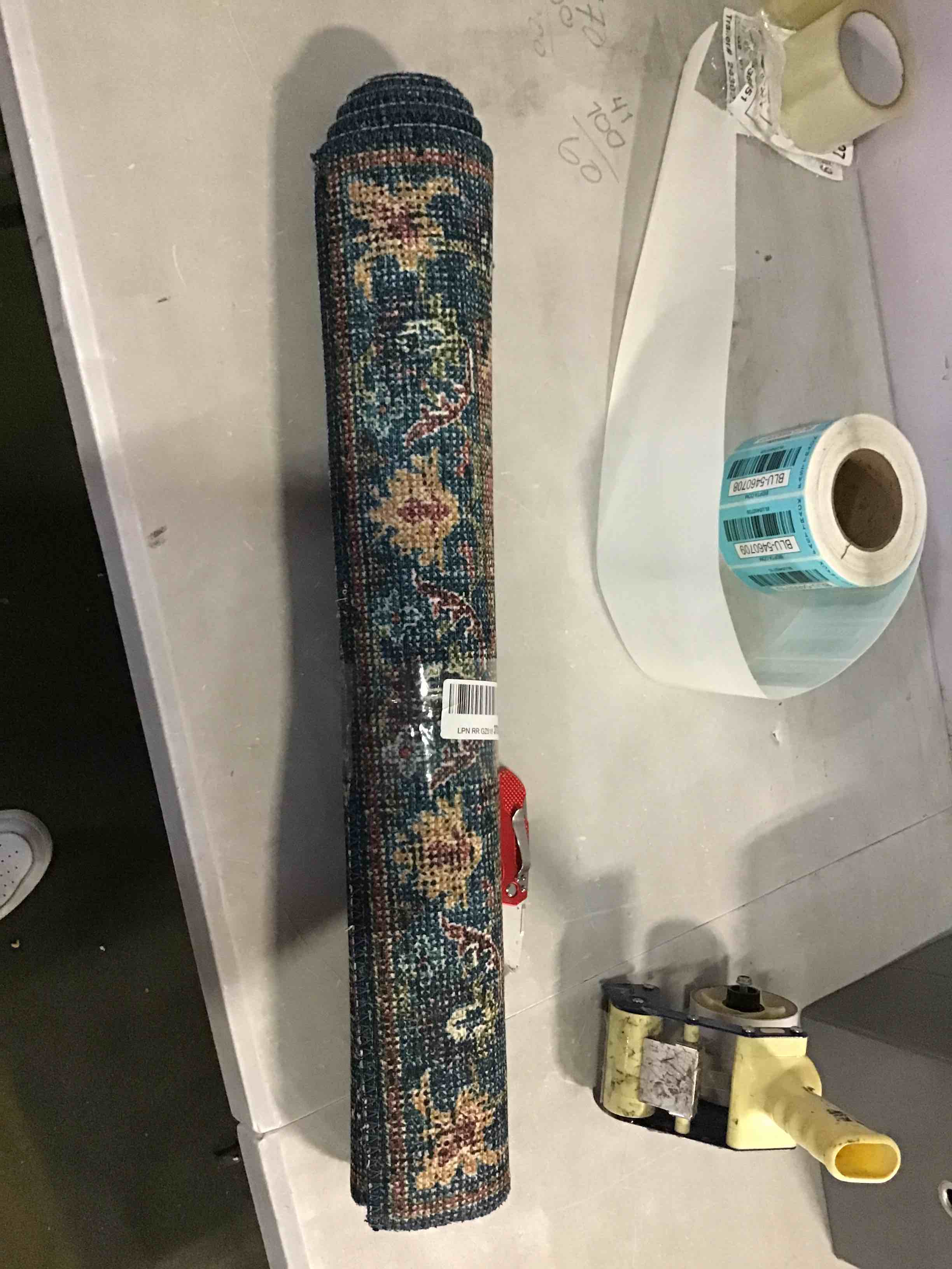 https://s3.amazonaws.com/lotting-images-prod/bidfta/BLU5460701_1698351029860.jpeg