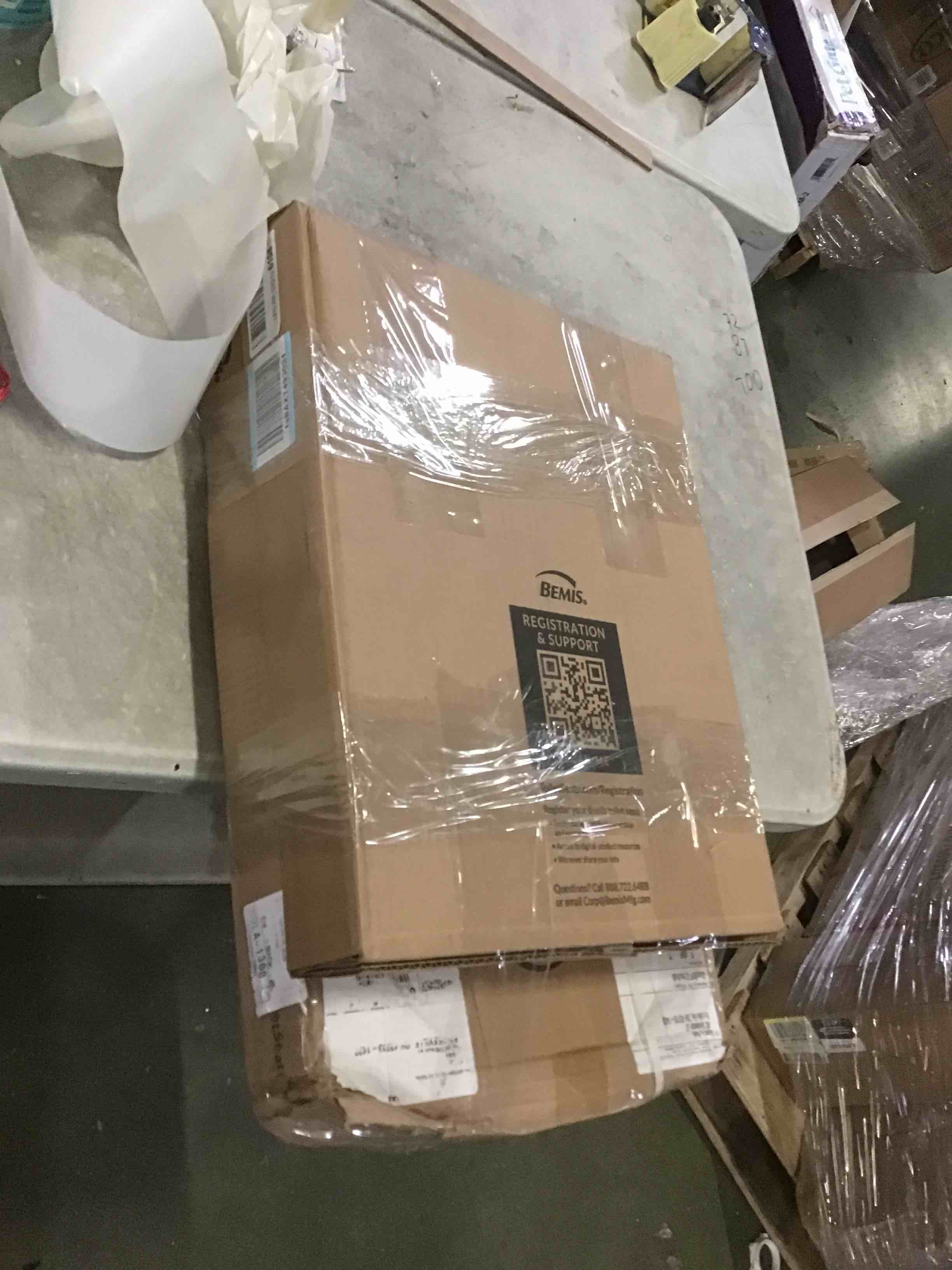 https://s3.amazonaws.com/lotting-images-prod/bidfta/BLU5460839_1698437362285.jpeg