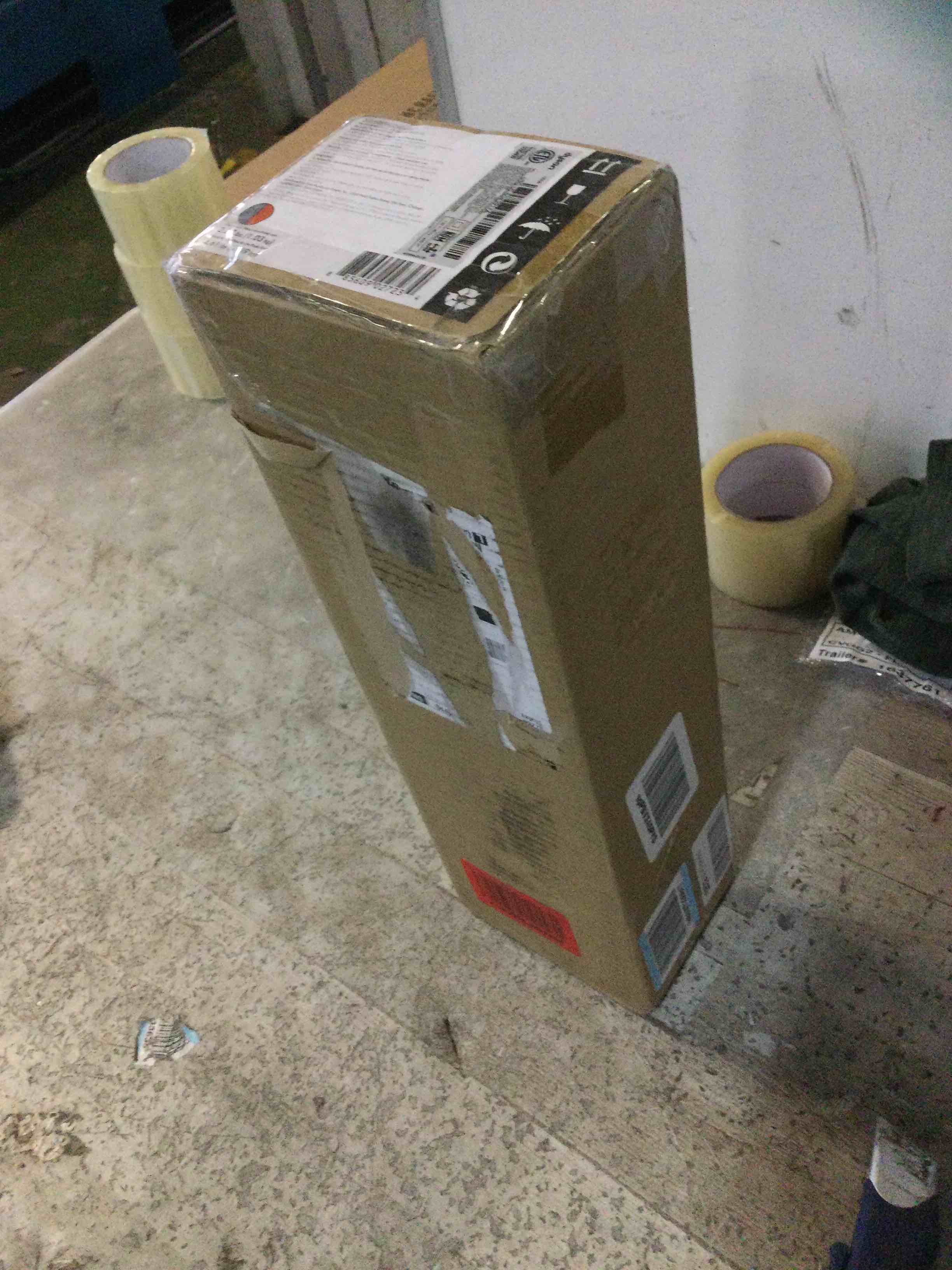 https://s3.amazonaws.com/lotting-images-prod/bidfta/BLU5461072_1698762939699.jpeg