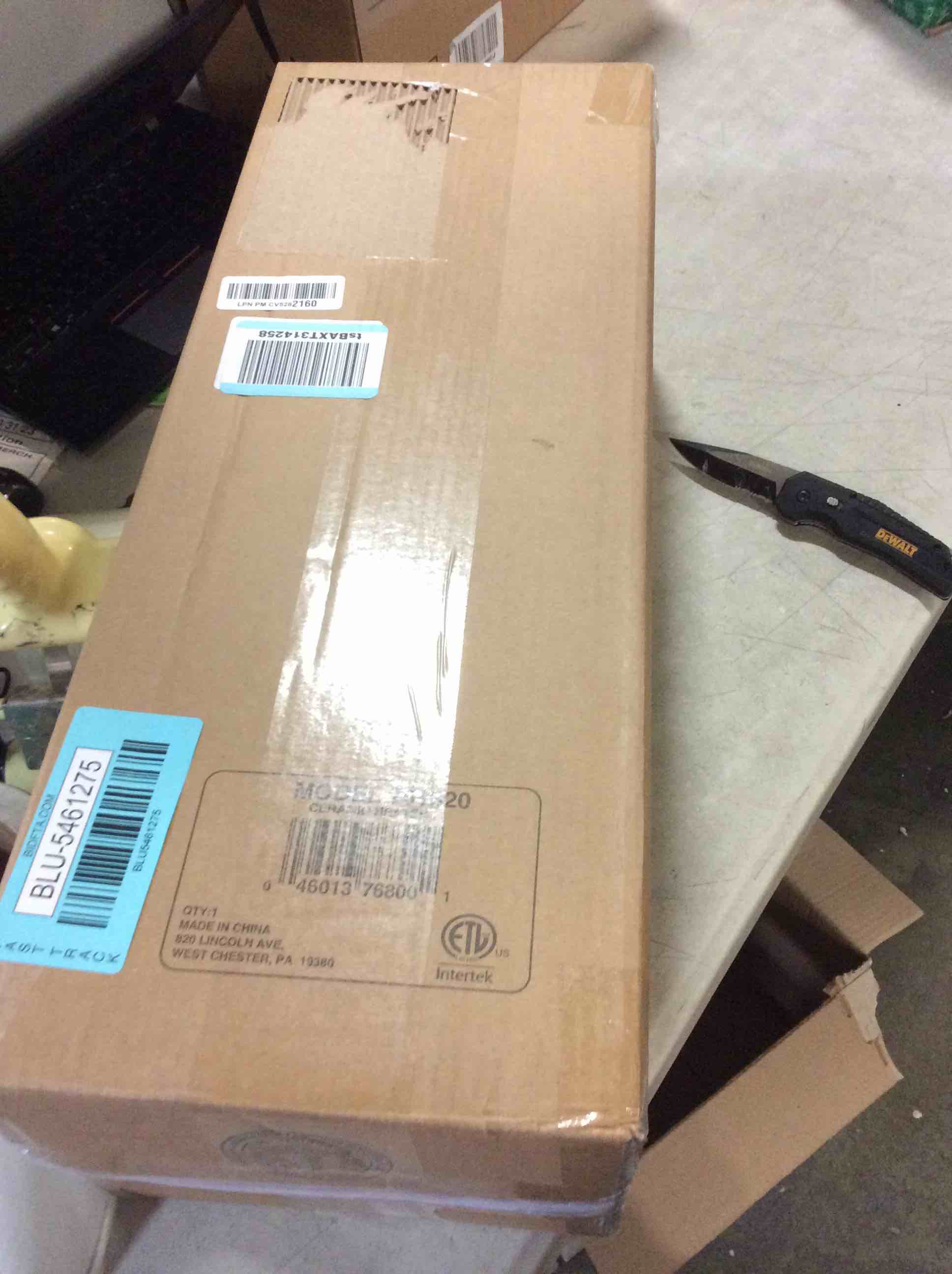 https://s3.amazonaws.com/lotting-images-prod/bidfta/BLU5461275_1698858839441.jpeg
