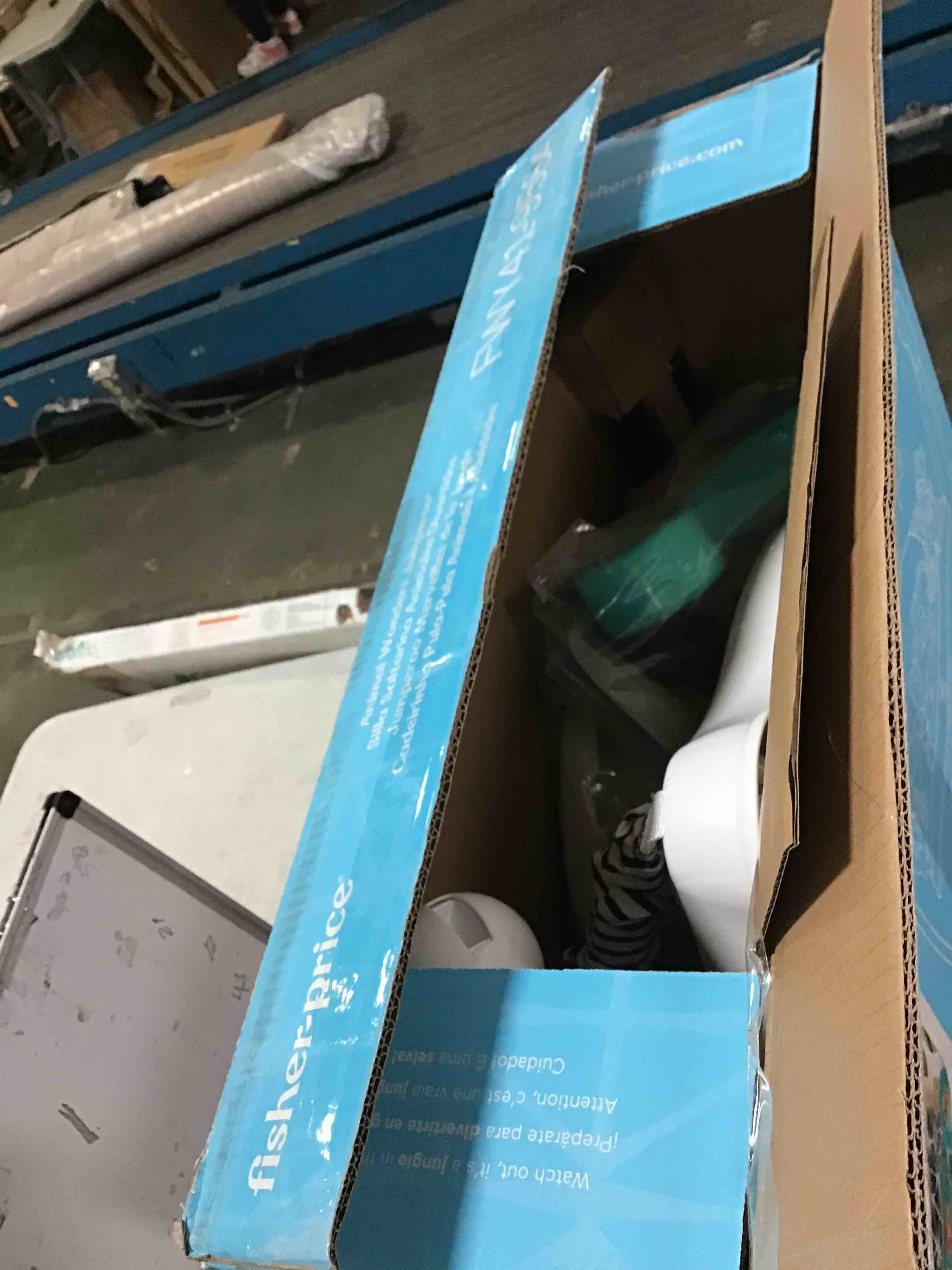 https://s3.amazonaws.com/lotting-images-prod/bidfta/BLU5461929_1699371787859.jpeg