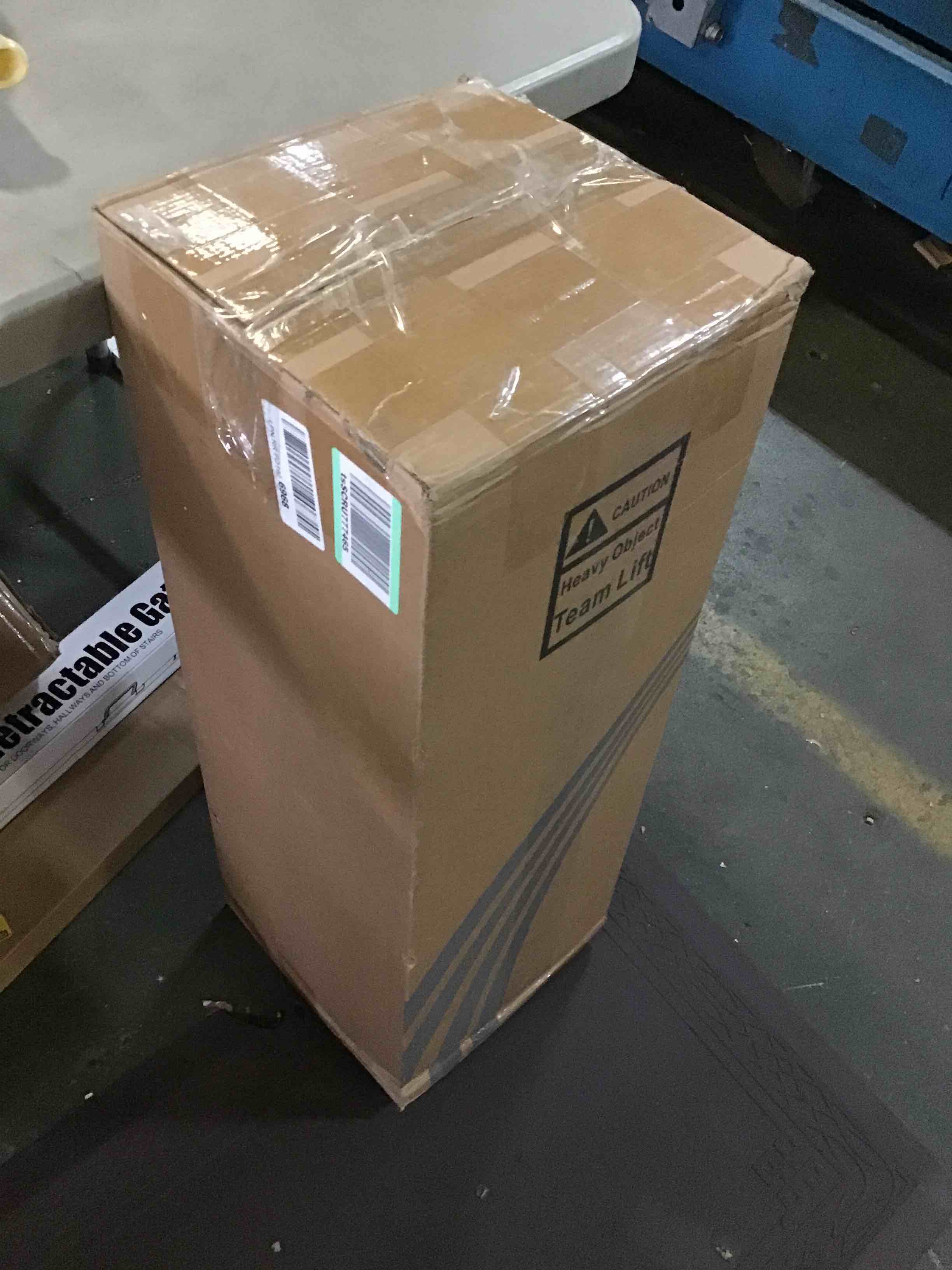 https://s3.amazonaws.com/lotting-images-prod/bidfta/BLU5461989_1698248546325.jpeg