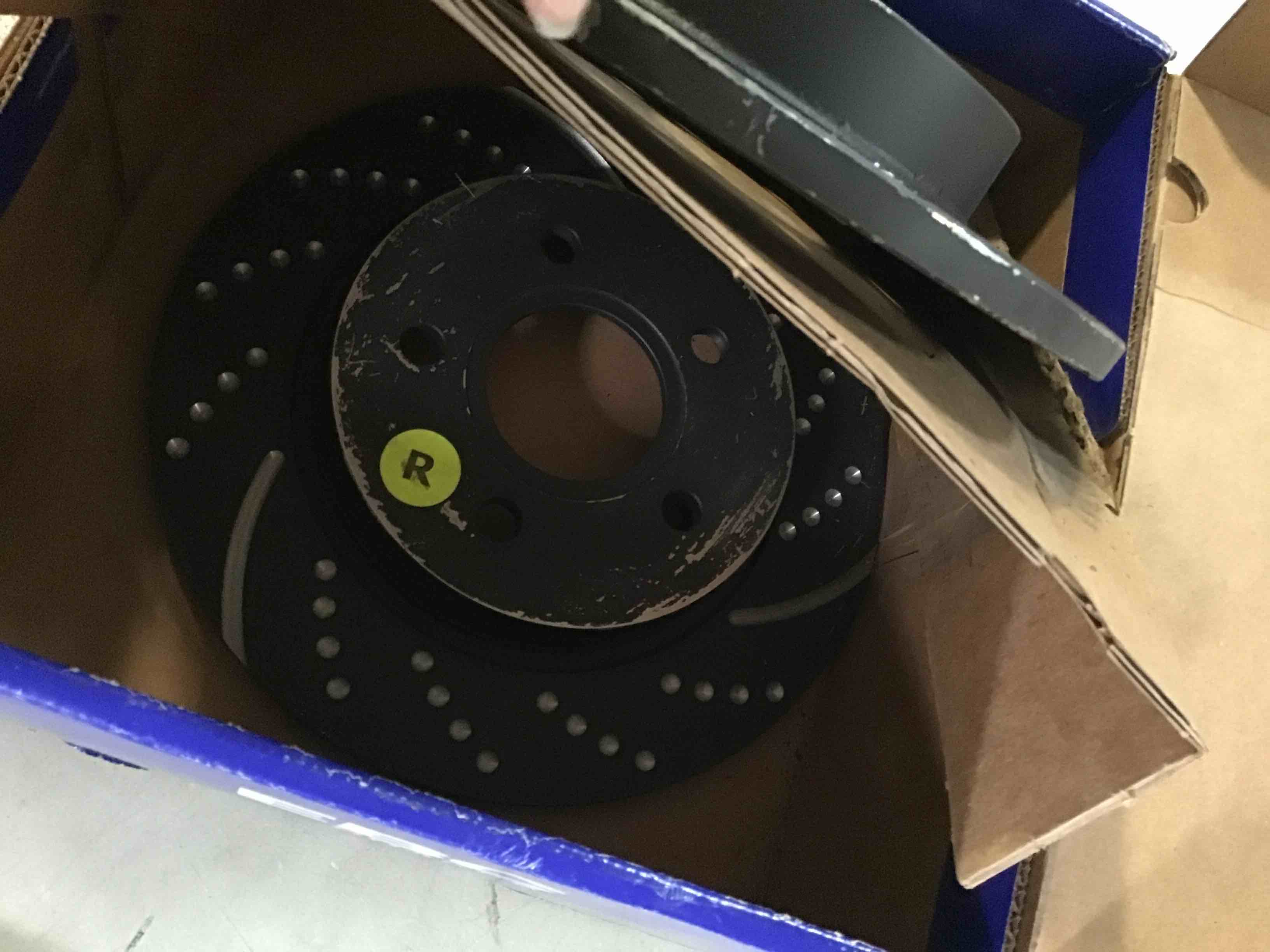 https://s3.amazonaws.com/lotting-images-prod/bidfta/BLU5462335_1698348807366.jpeg