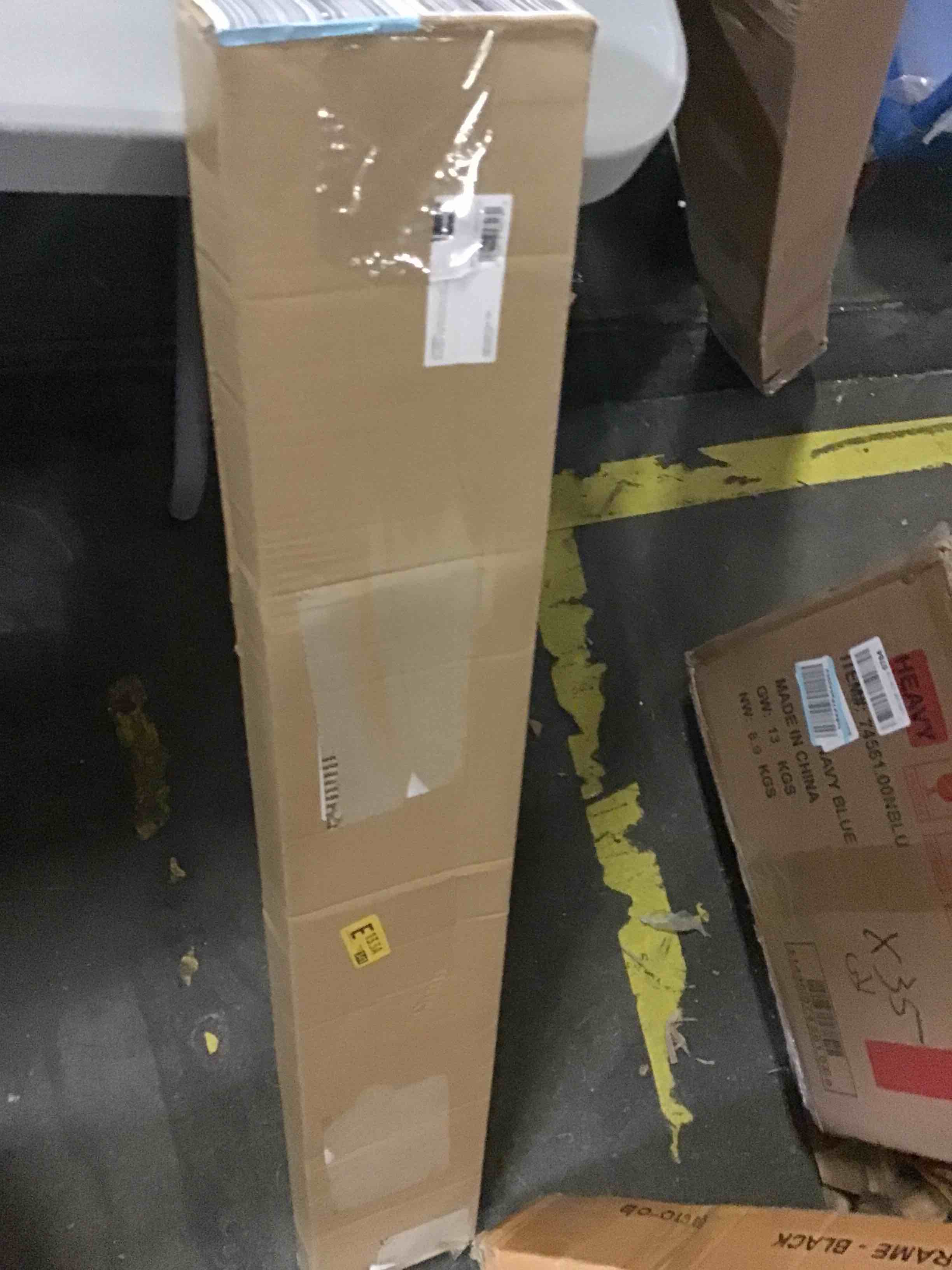 https://s3.amazonaws.com/lotting-images-prod/bidfta/BLU5462393_1698412915629.jpeg