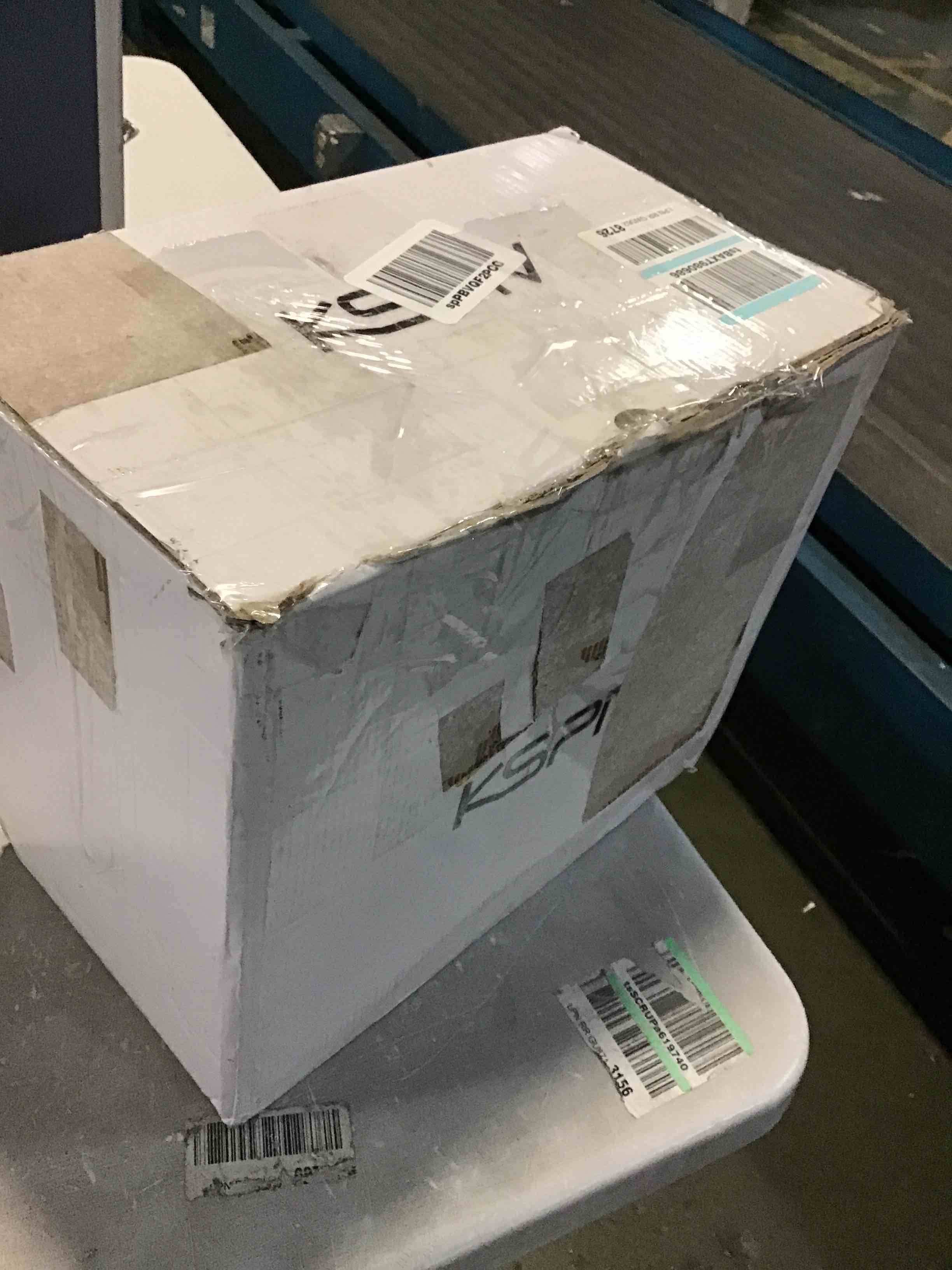 https://s3.amazonaws.com/lotting-images-prod/bidfta/BLU5462468_1698422061761.jpeg