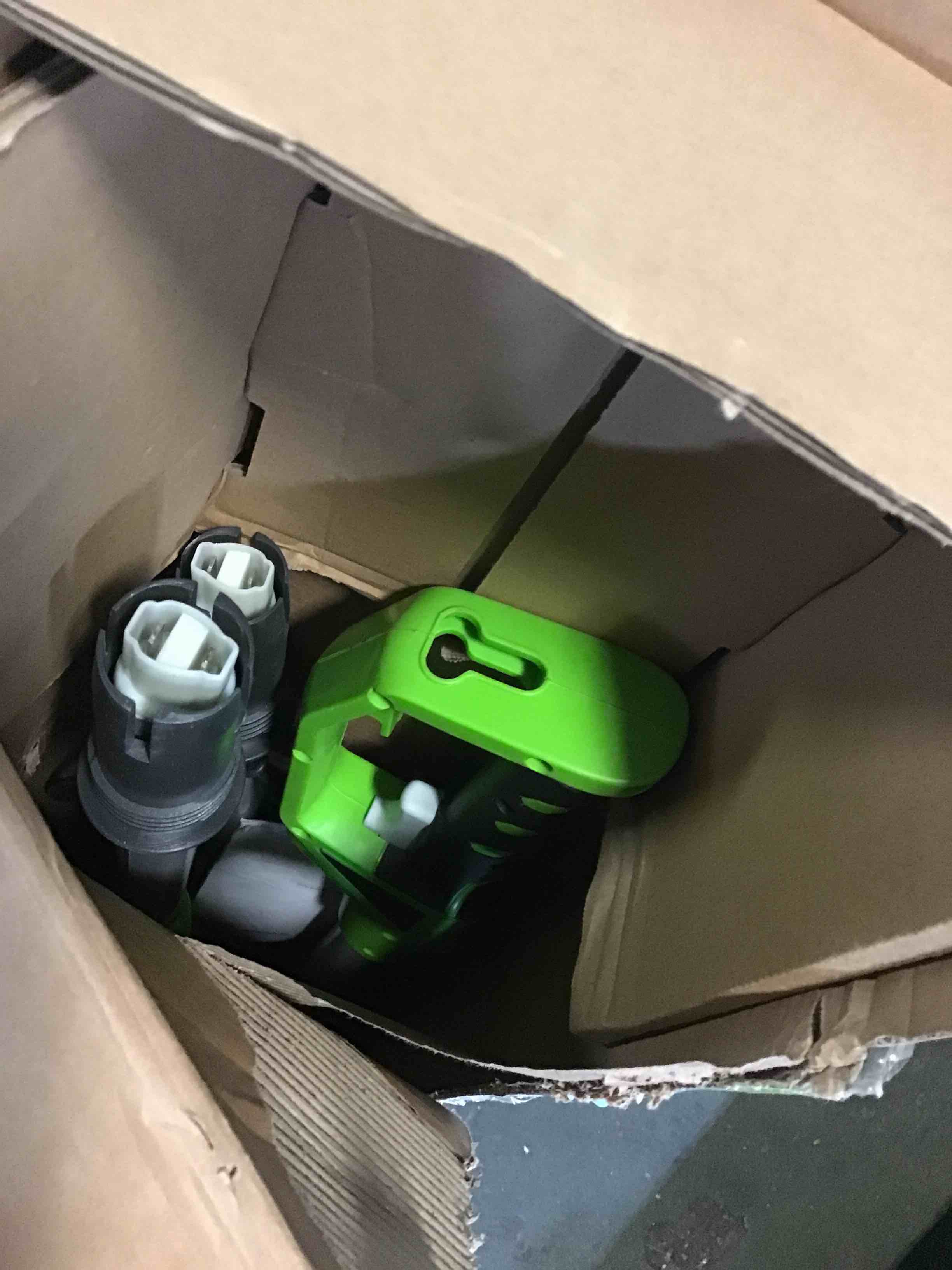 https://s3.amazonaws.com/lotting-images-prod/bidfta/BLU5462575_1698436757012.jpeg