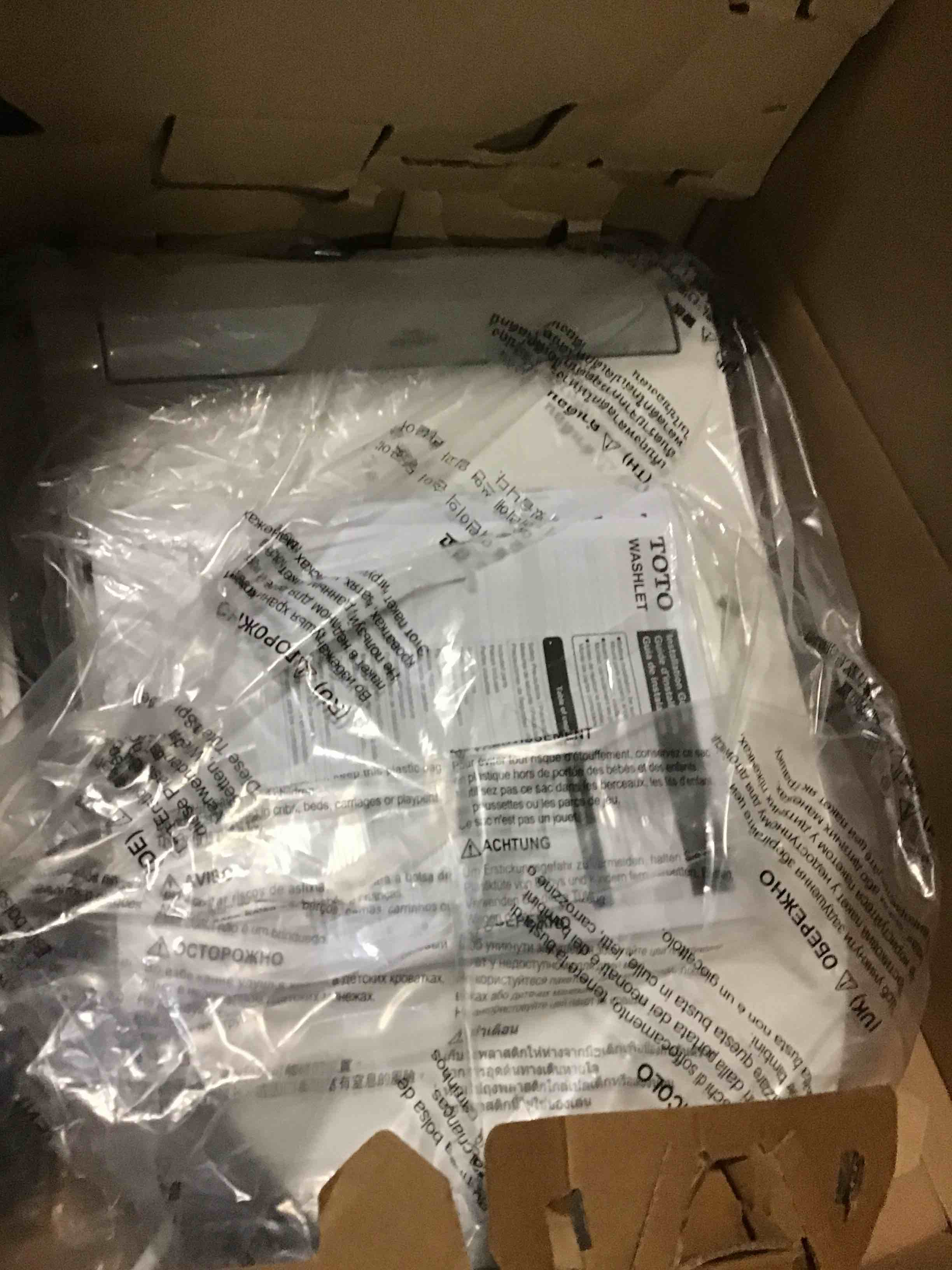 https://s3.amazonaws.com/lotting-images-prod/bidfta/BLU5462639_1698674087712.jpeg