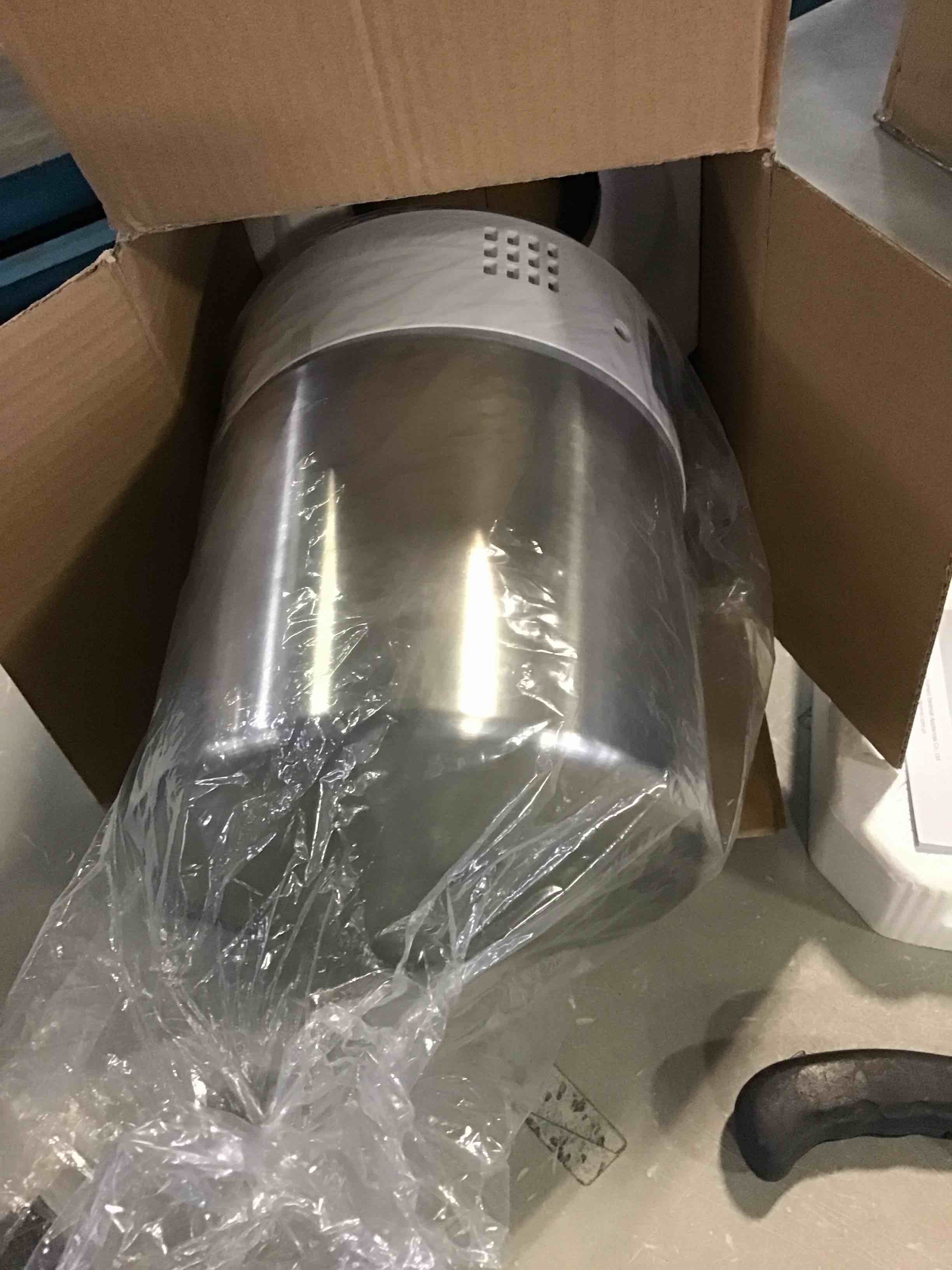 https://s3.amazonaws.com/lotting-images-prod/bidfta/BLU5463168_1698844644950.jpeg