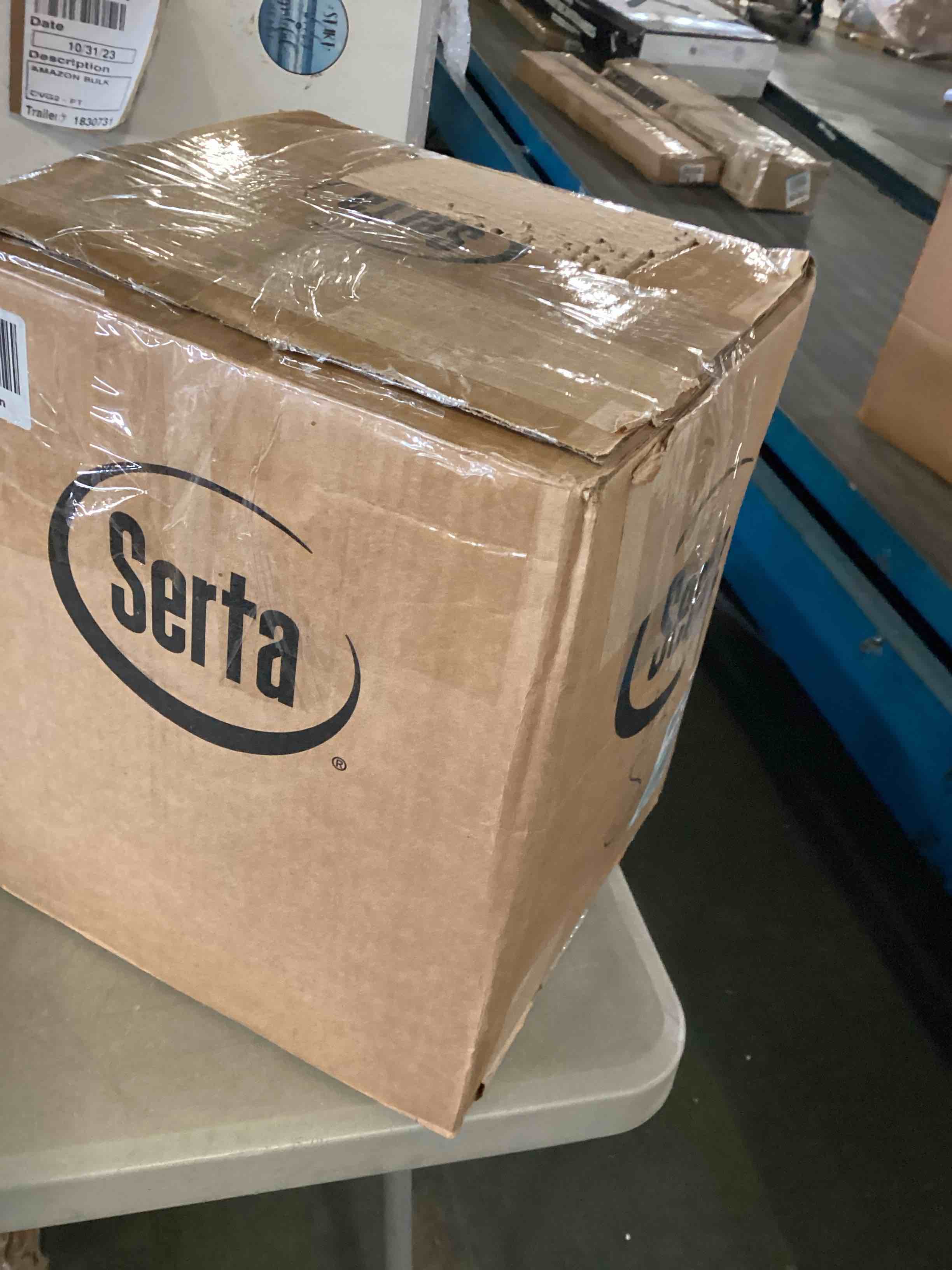 https://s3.amazonaws.com/lotting-images-prod/bidfta/BLU5463424_1698931460610.jpeg
