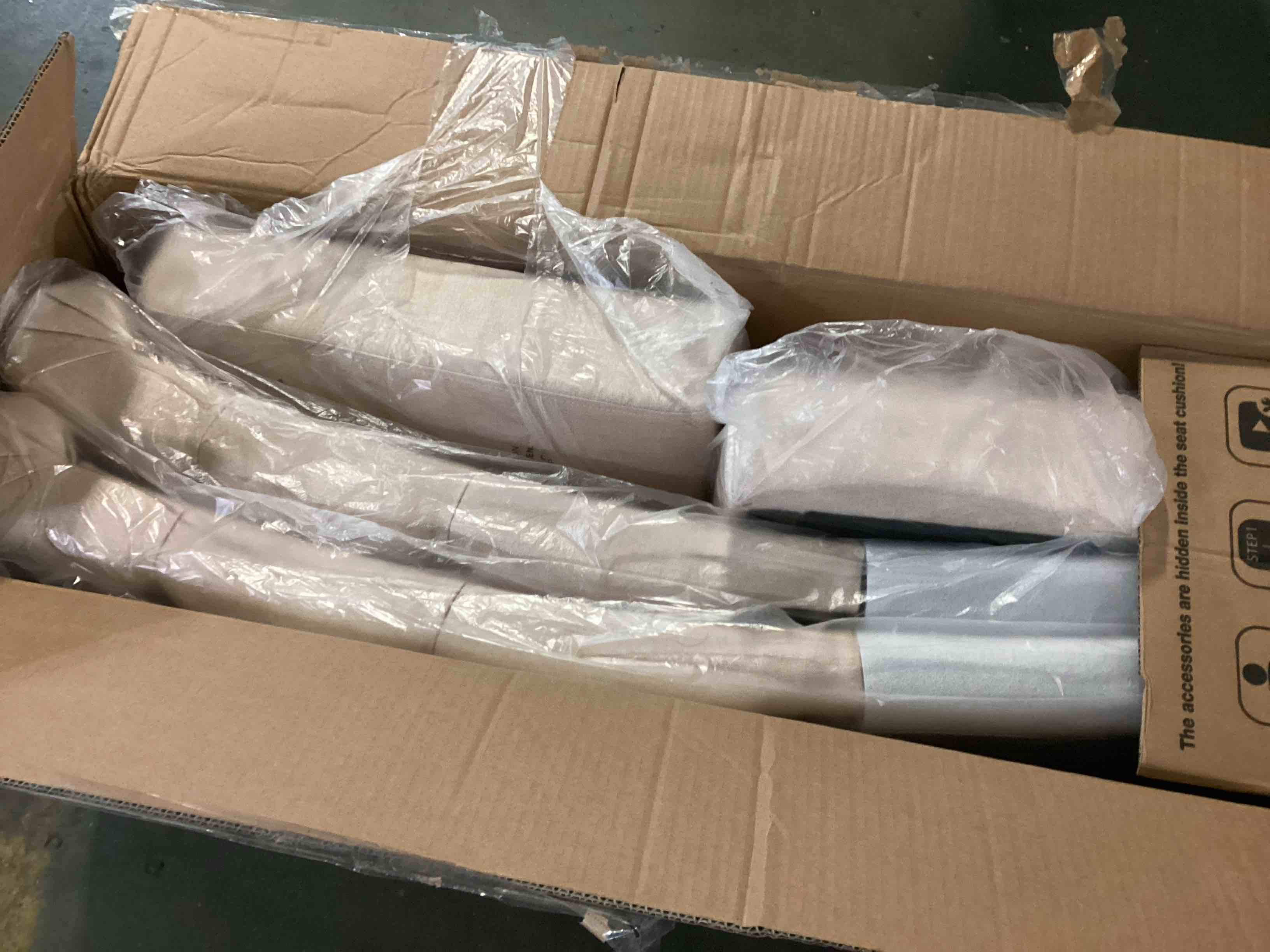 https://s3.amazonaws.com/lotting-images-prod/bidfta/BLU5463434_1698932571052.jpeg
