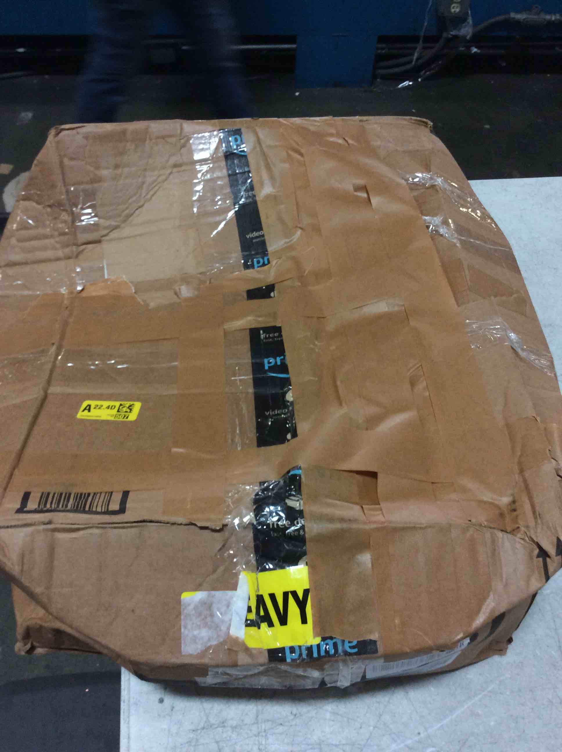 https://s3.amazonaws.com/lotting-images-prod/bidfta/BLU5463592_1698346015581.jpeg