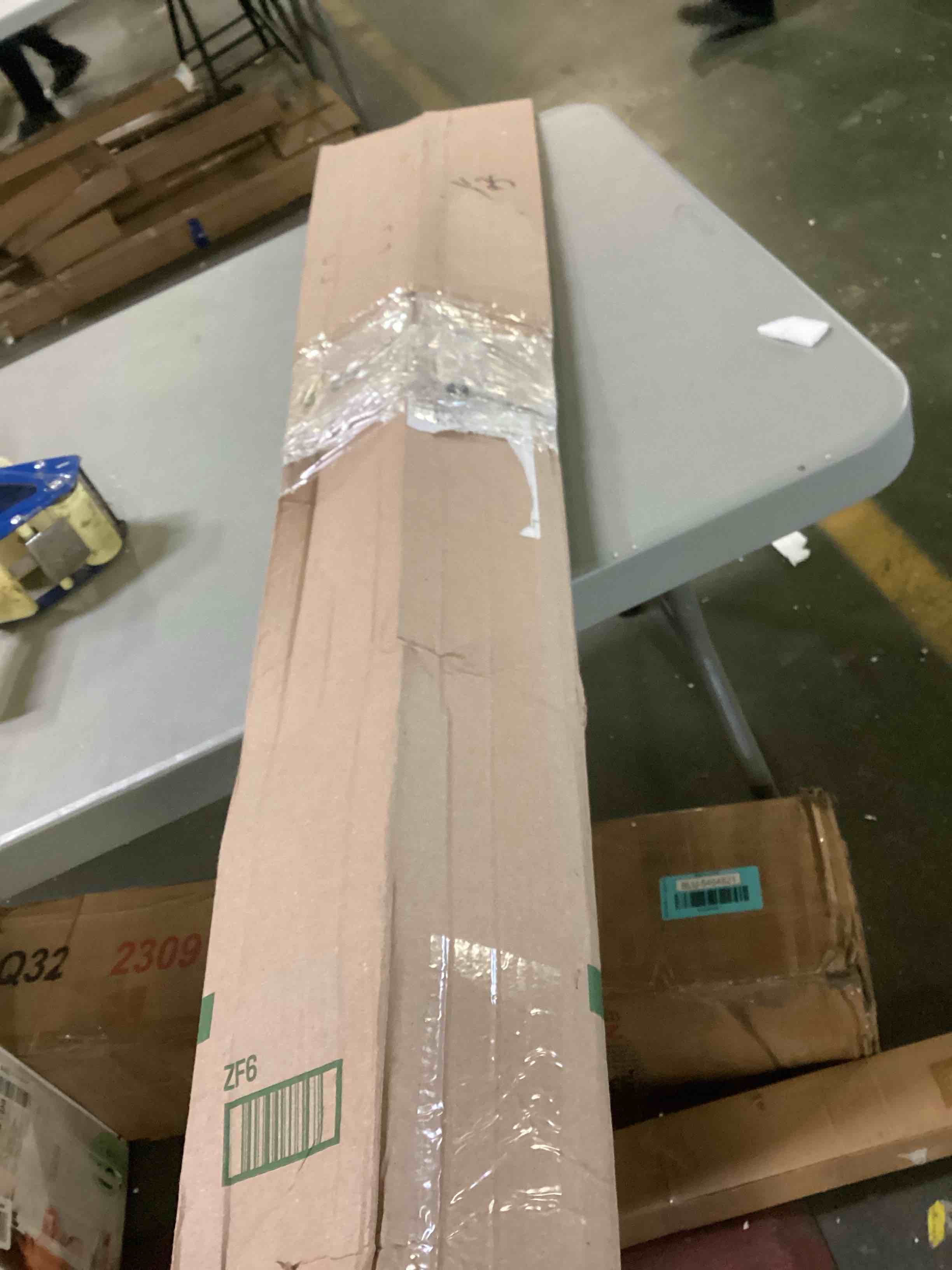 https://s3.amazonaws.com/lotting-images-prod/bidfta/BLU5464845_1700144569069.jpeg