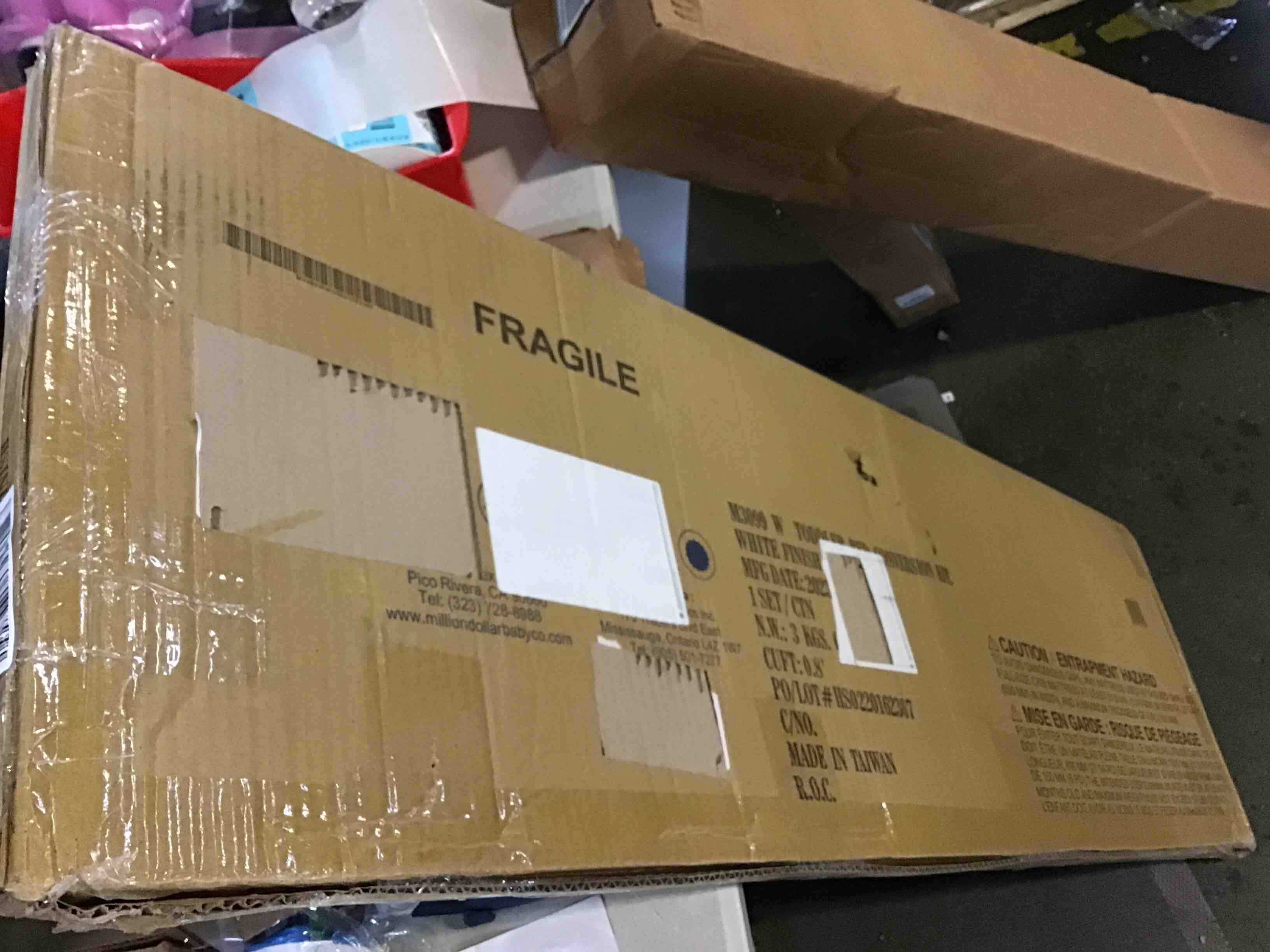 https://s3.amazonaws.com/lotting-images-prod/bidfta/BLU5465171_1698171446536.jpeg