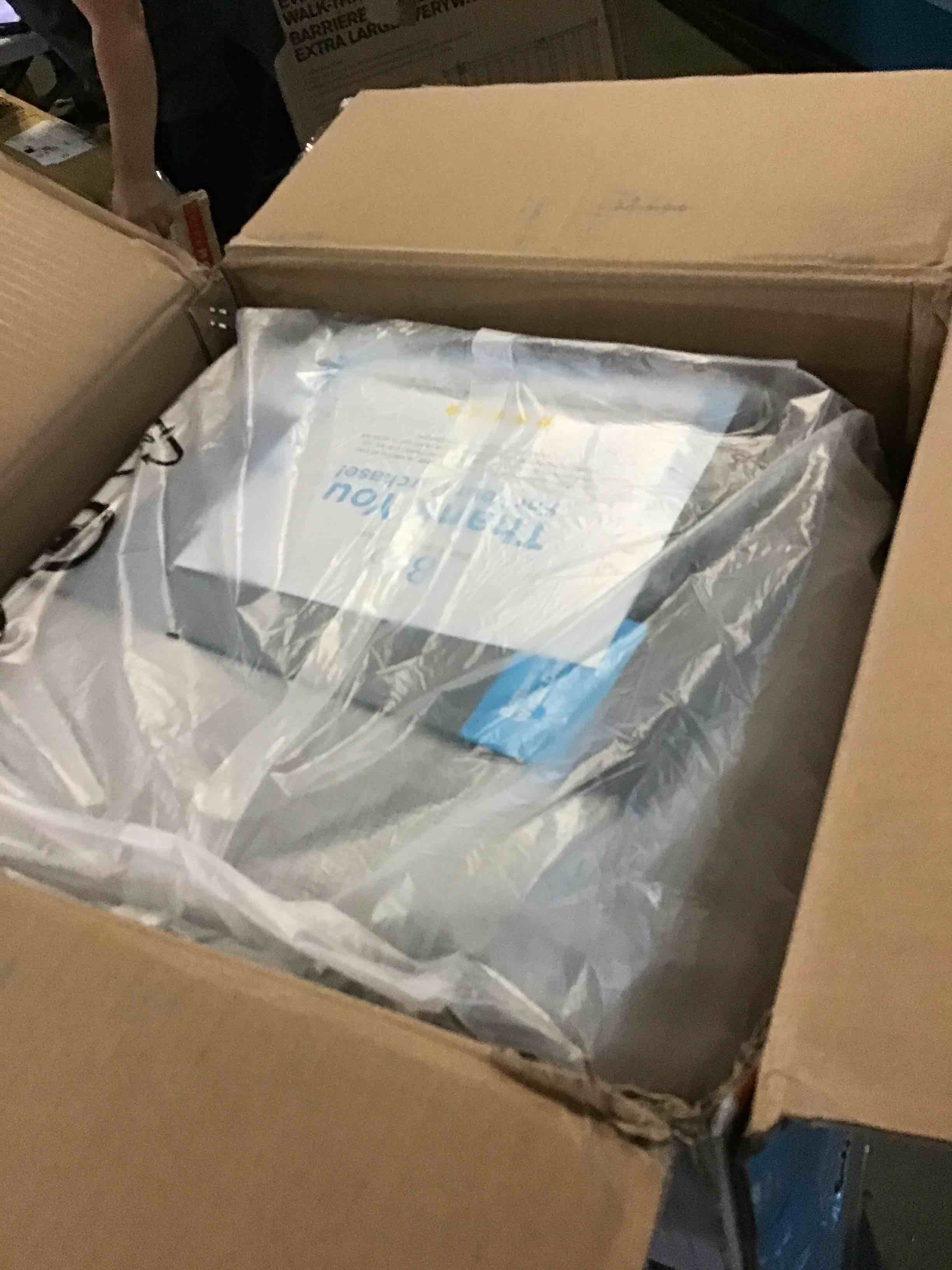 https://s3.amazonaws.com/lotting-images-prod/bidfta/BLU5465213_1698177947474.jpeg