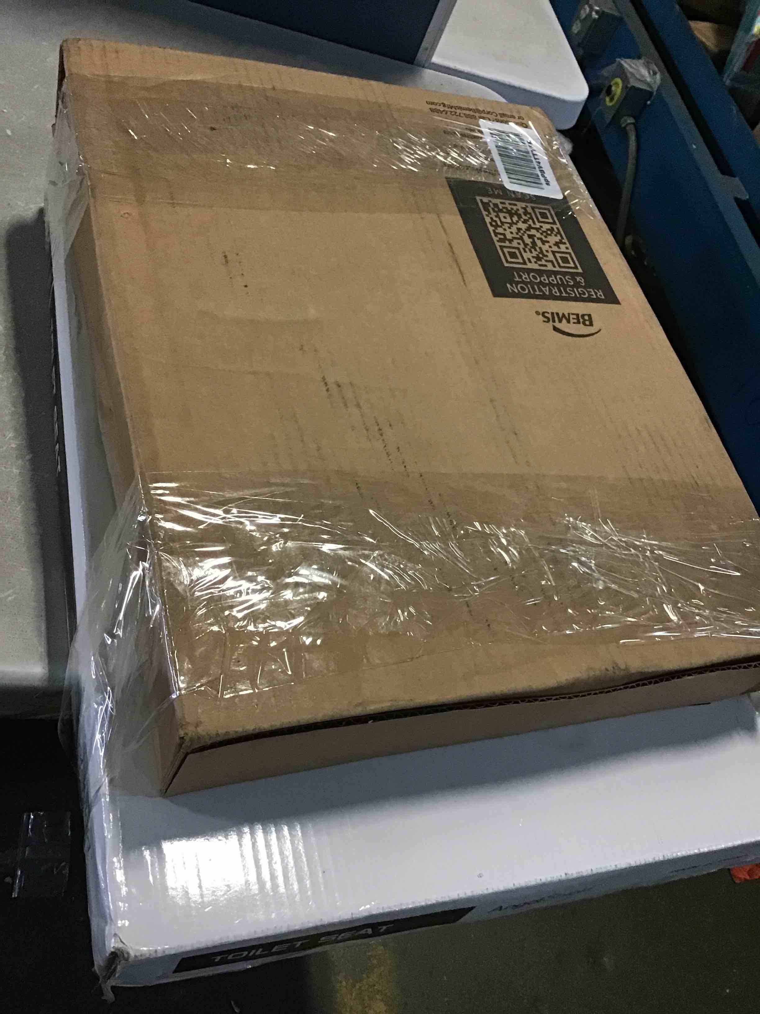 https://s3.amazonaws.com/lotting-images-prod/bidfta/BLU5465412_1698264974614.jpeg