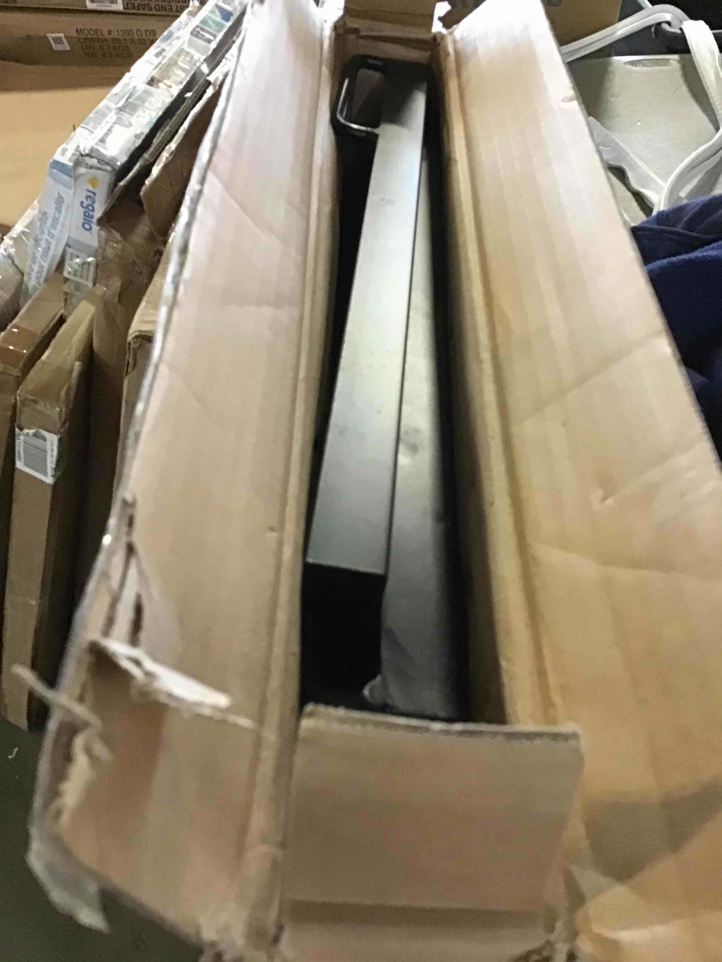 https://s3.amazonaws.com/lotting-images-prod/bidfta/BLU5465823_1698759326255.jpeg