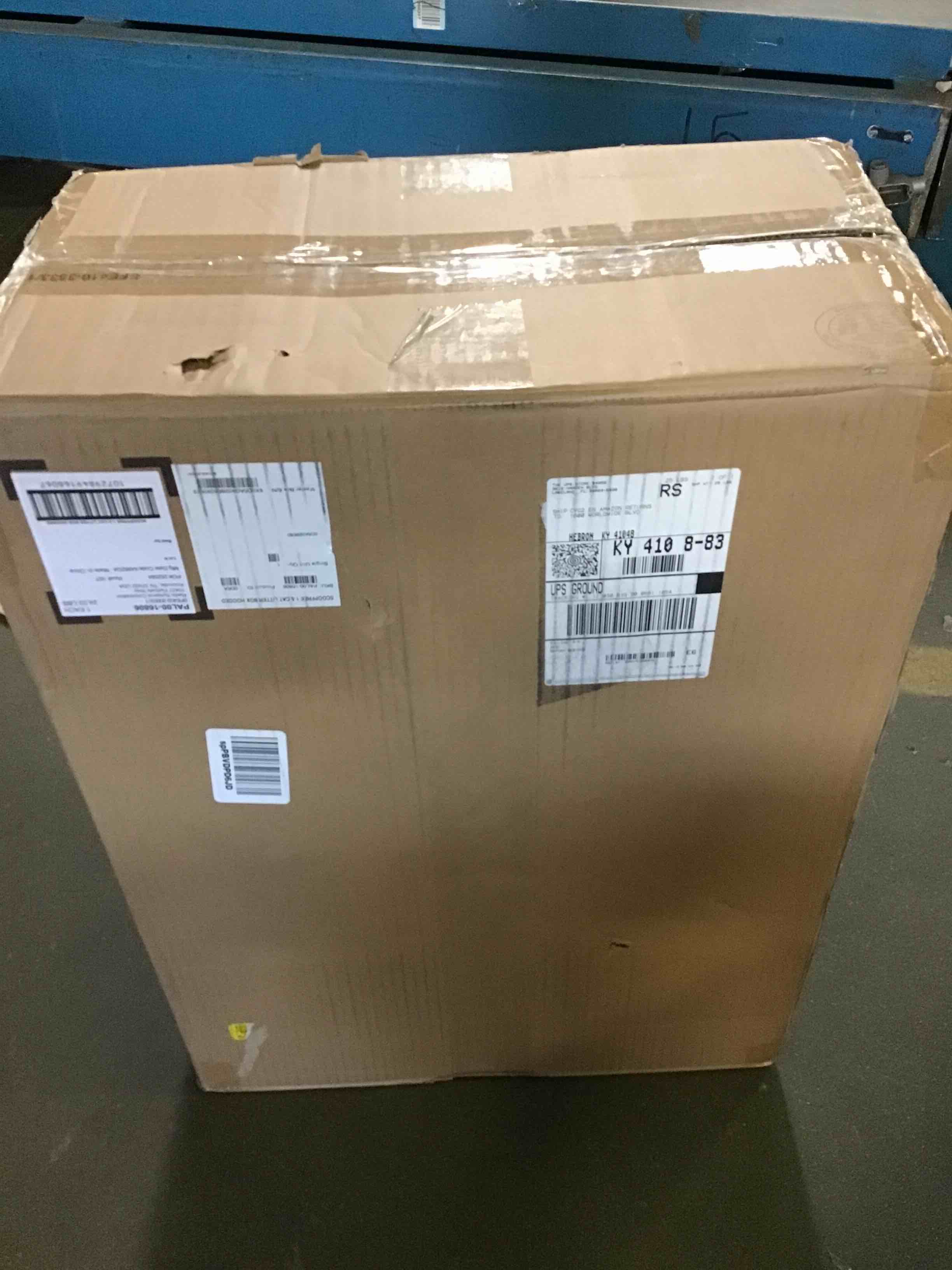 https://s3.amazonaws.com/lotting-images-prod/bidfta/BLU5466148_1698856470579.jpeg