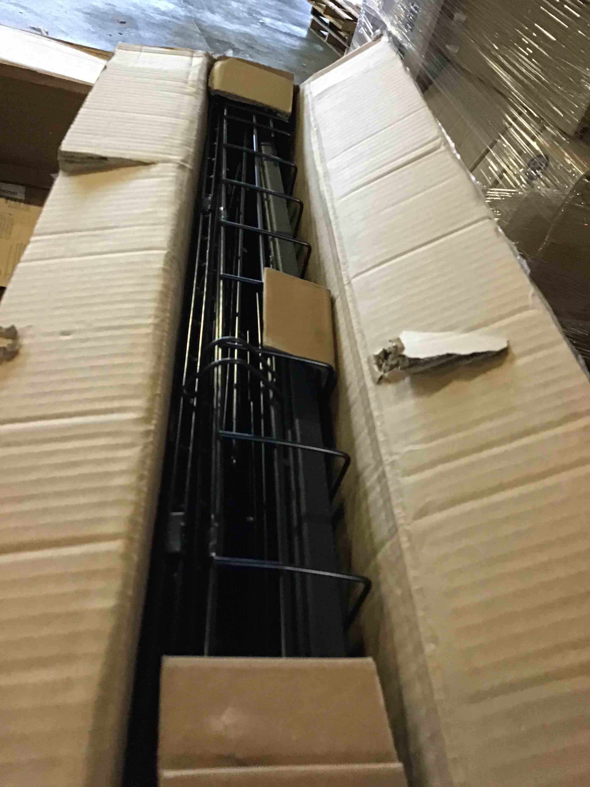 https://s3.amazonaws.com/lotting-images-prod/bidfta/BLU5466177_1698861959368.jpeg