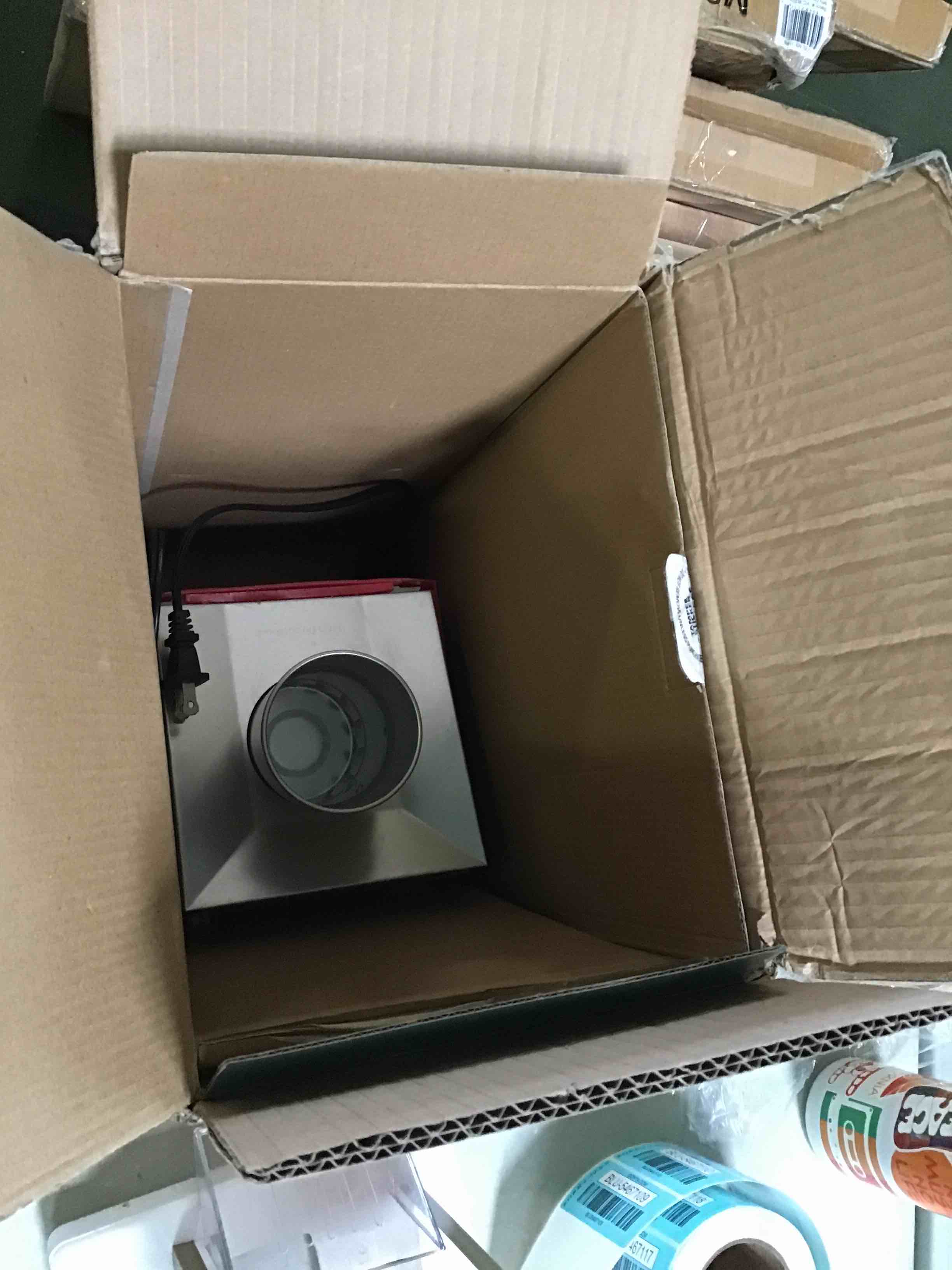 https://s3.amazonaws.com/lotting-images-prod/bidfta/BLU5467109_1698776811328.jpeg