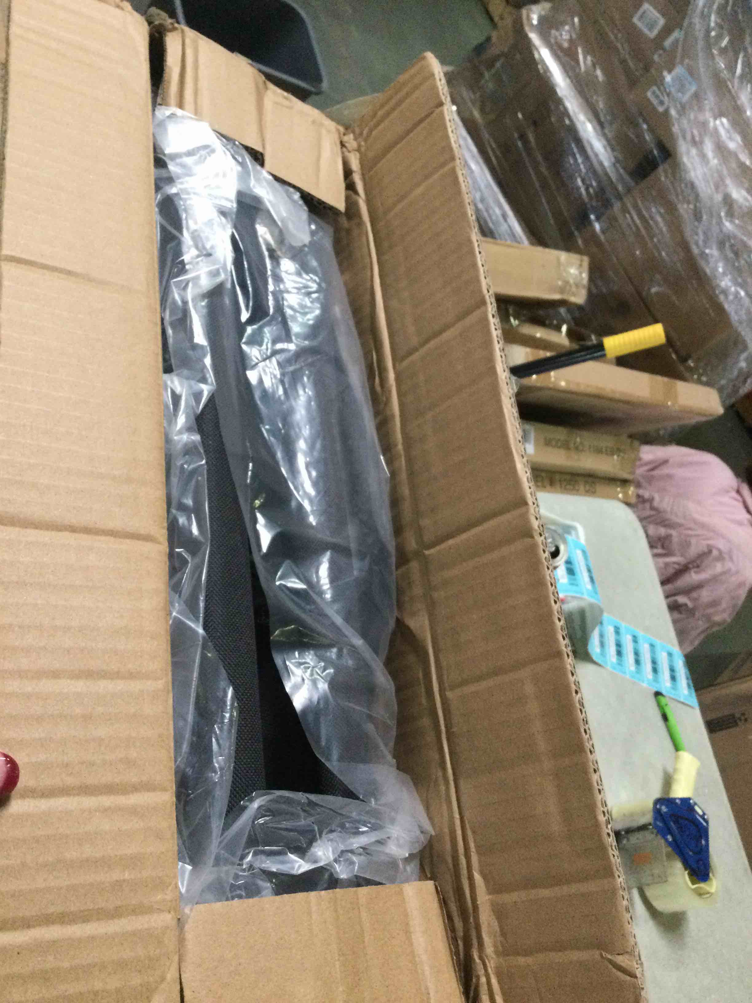 https://s3.amazonaws.com/lotting-images-prod/bidfta/BLU5467242_1698863102061.jpeg