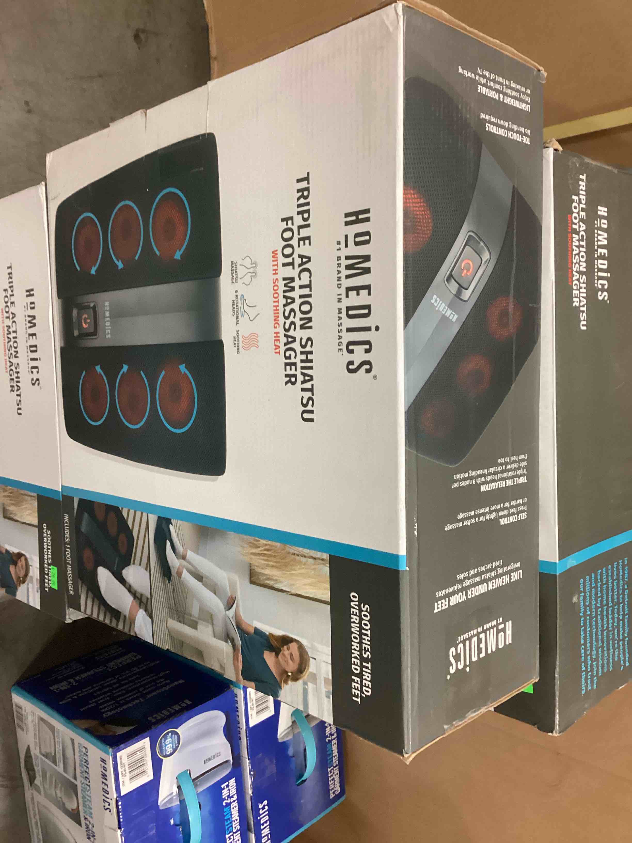 https://s3.amazonaws.com/lotting-images-prod/bidfta/BLU5472326_1701195982680.jpeg