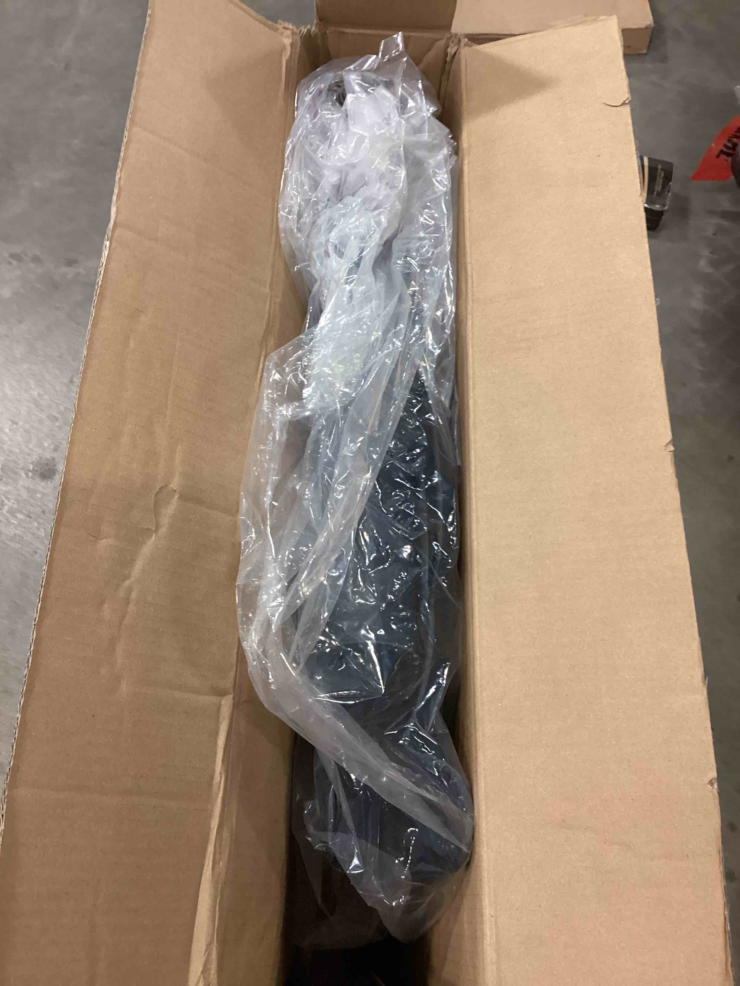 https://s3.amazonaws.com/lotting-images-prod/bidfta/BLU5472791_1700579609688.jpeg