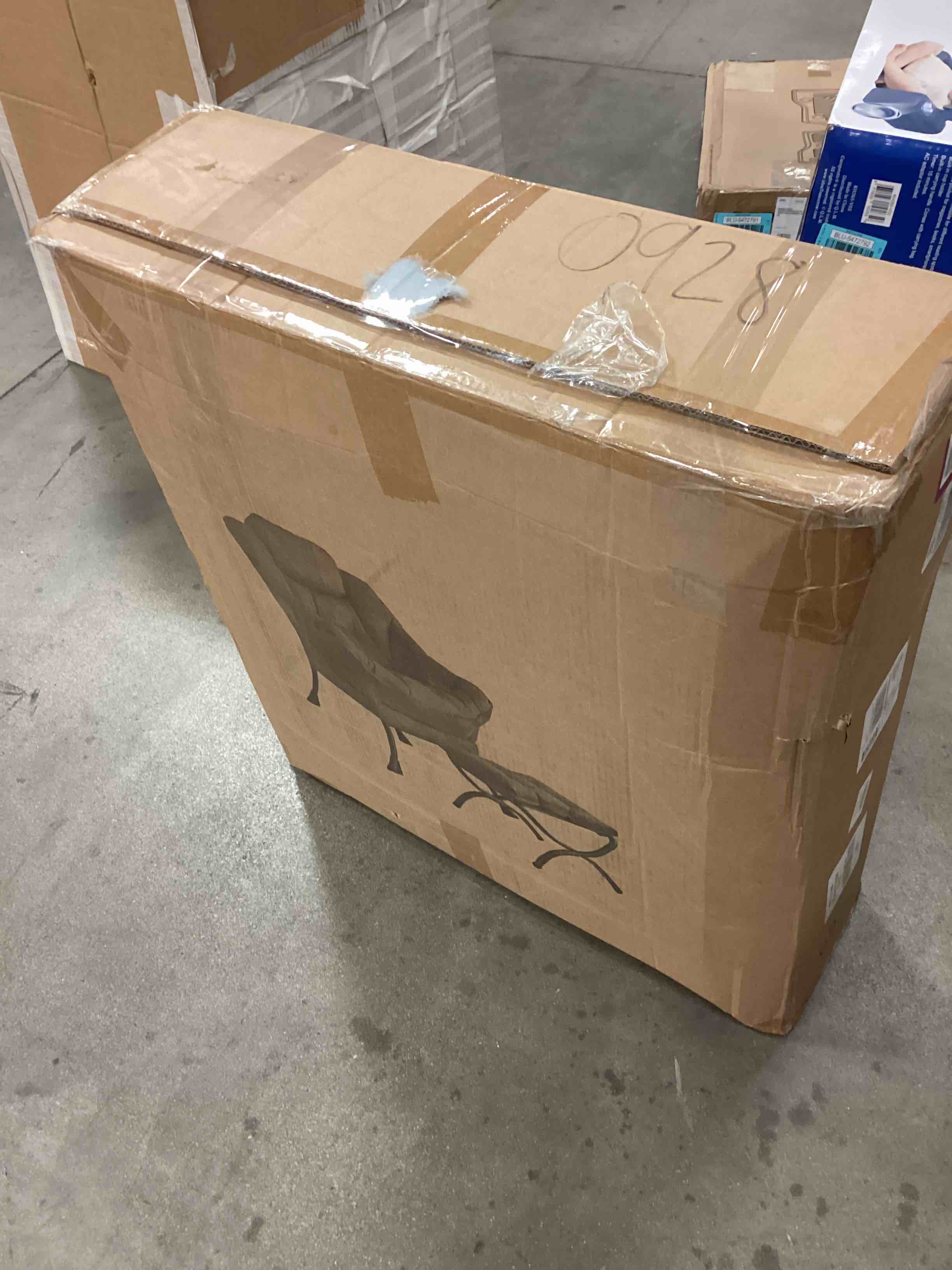 https://s3.amazonaws.com/lotting-images-prod/bidfta/BLU5472793_1700580406243.jpeg
