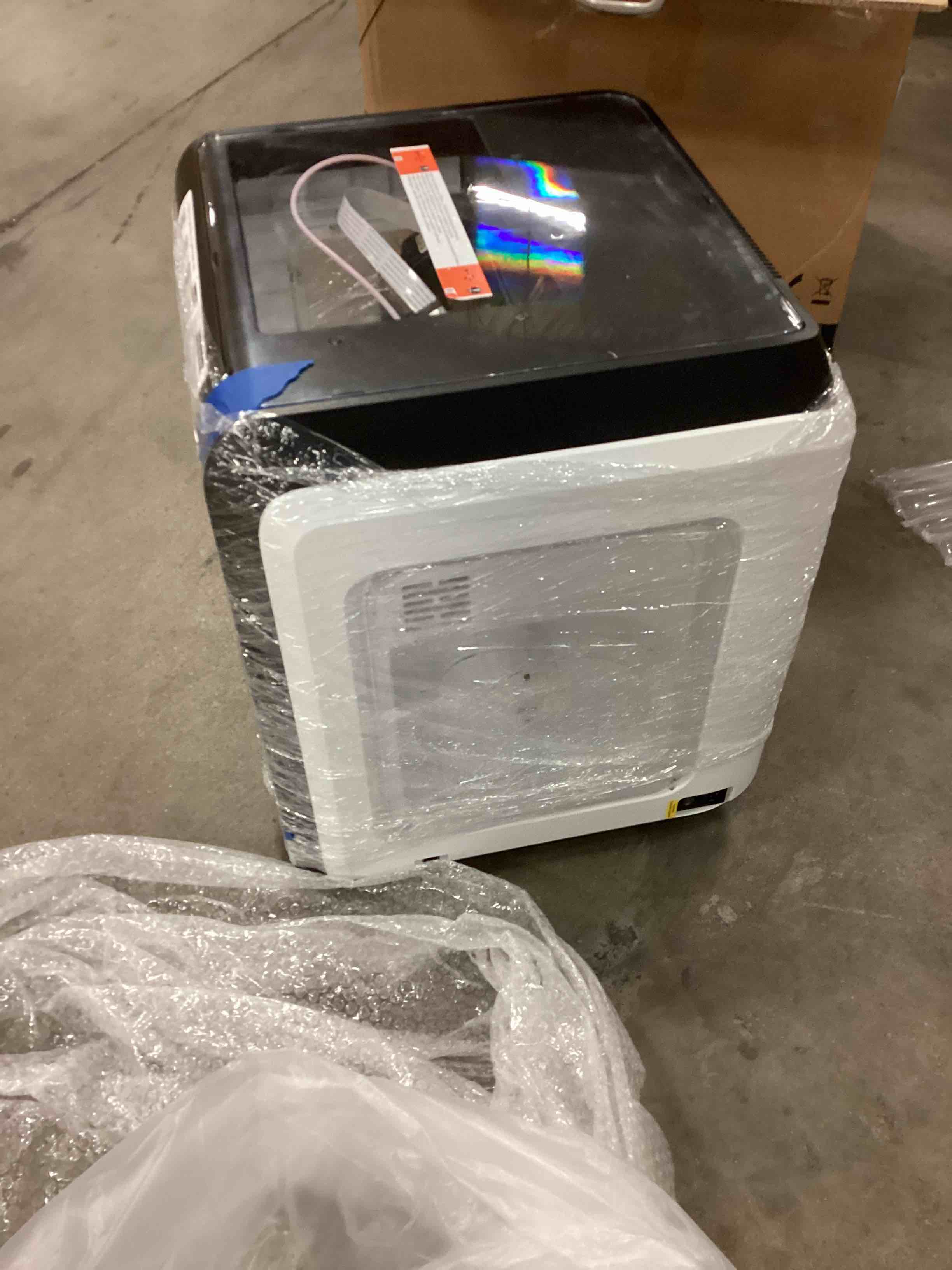 https://s3.amazonaws.com/lotting-images-prod/bidfta/BLU5472795_1700583846069.jpeg