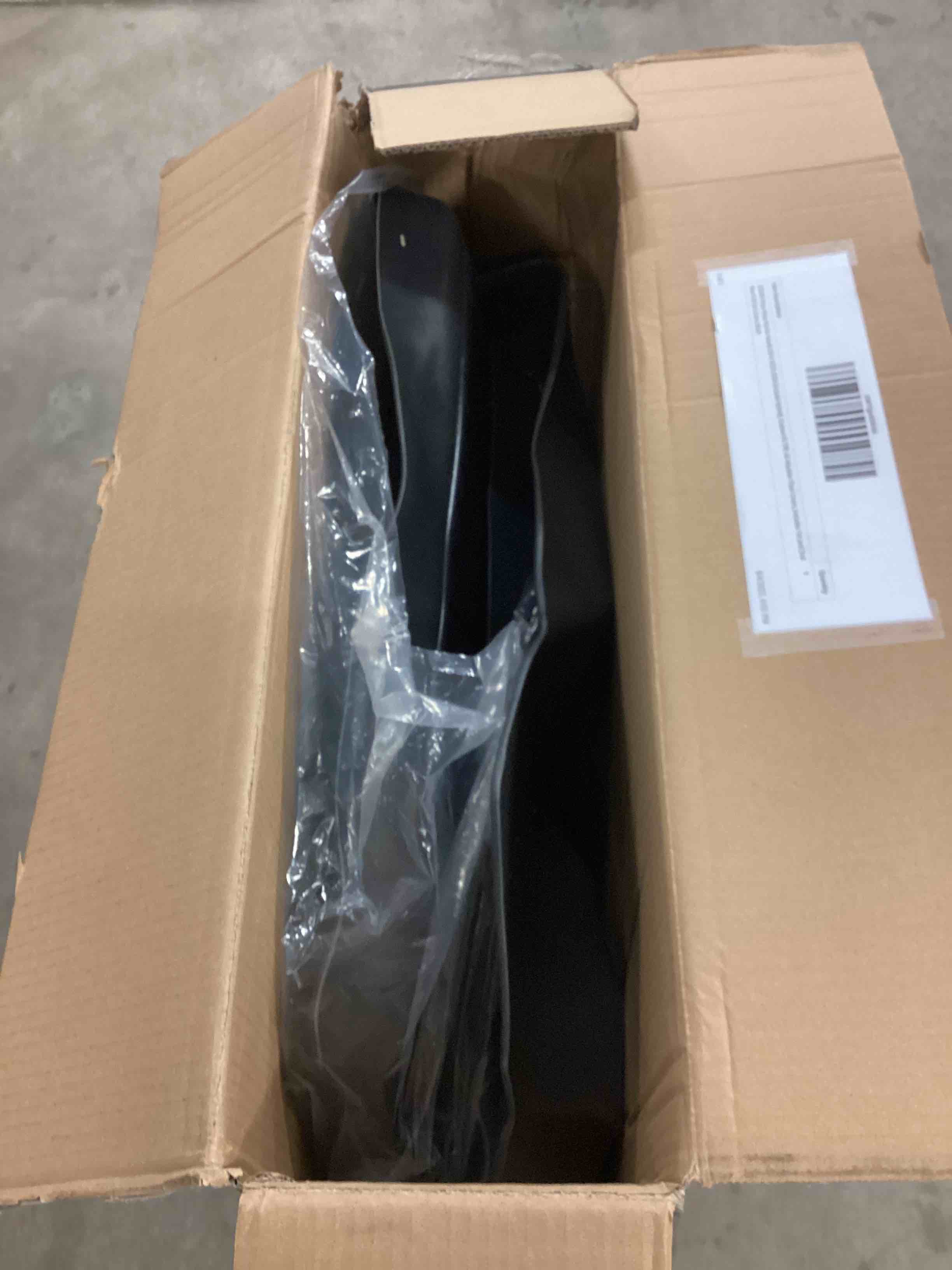 https://s3.amazonaws.com/lotting-images-prod/bidfta/BLU5472796_1700584825497.jpeg