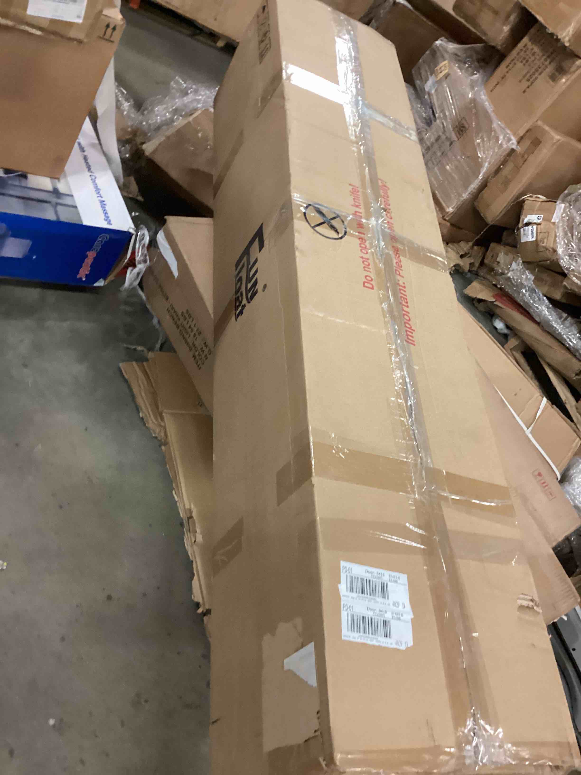 https://s3.amazonaws.com/lotting-images-prod/bidfta/BLU5472803_1700592712259.jpeg