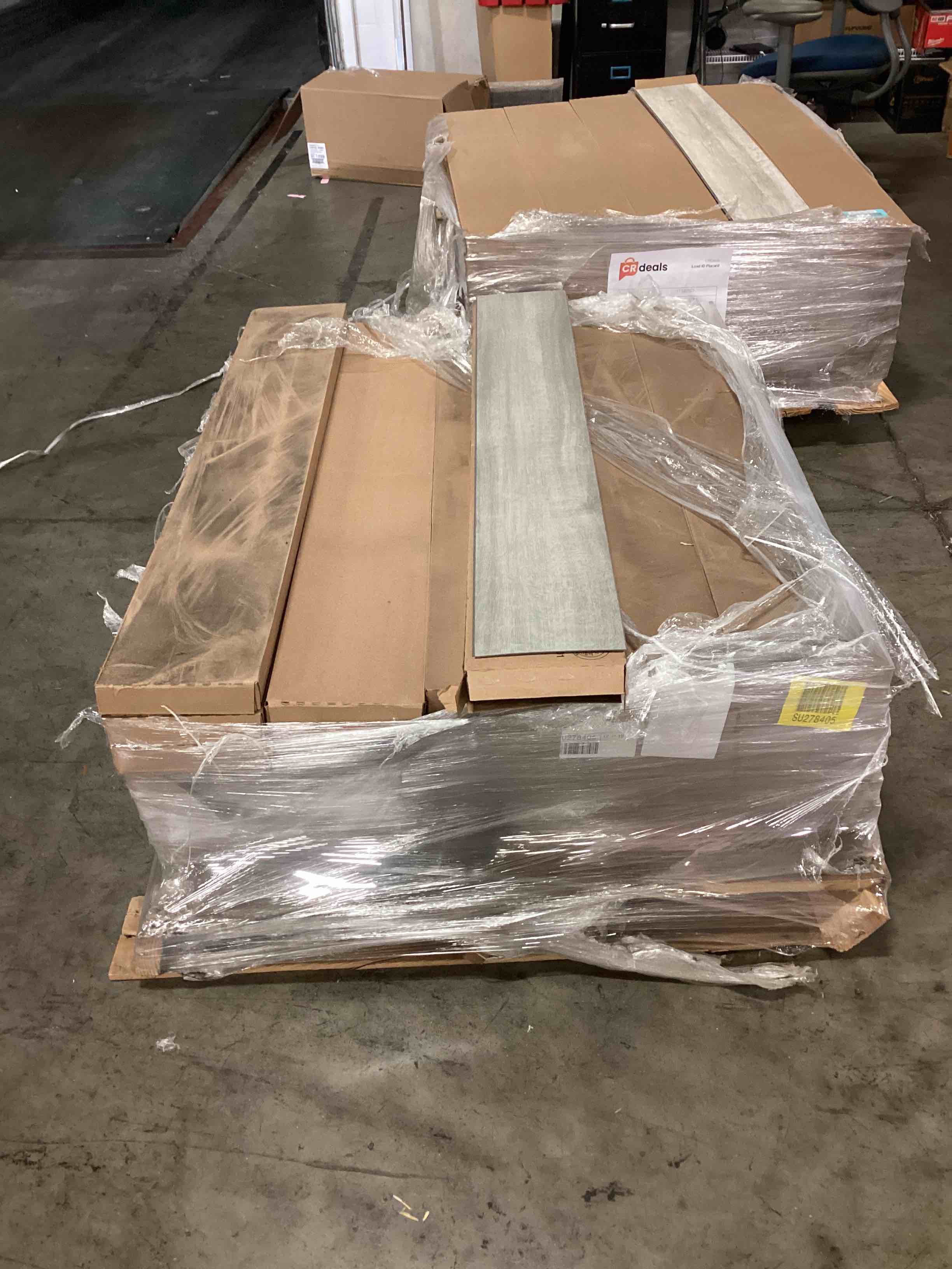 32 boxes of 7.5 x 51.75 vinyl flooring, 862.4 ft.² your b.i.d. per square foot.