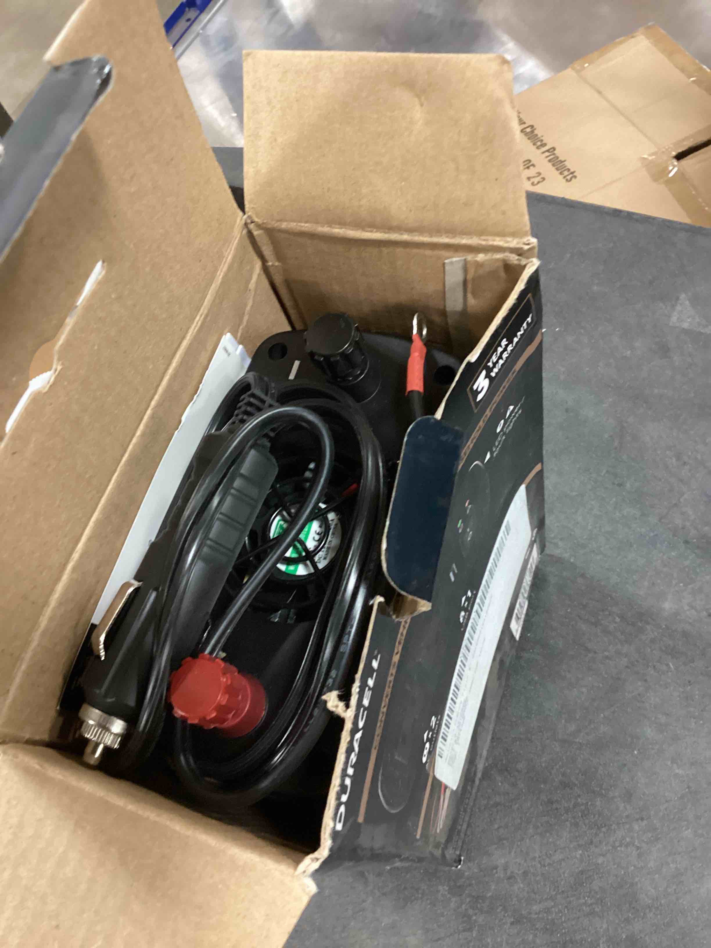 https://s3.amazonaws.com/lotting-images-prod/bidfta/BLU5475436_1704297304320.jpeg
